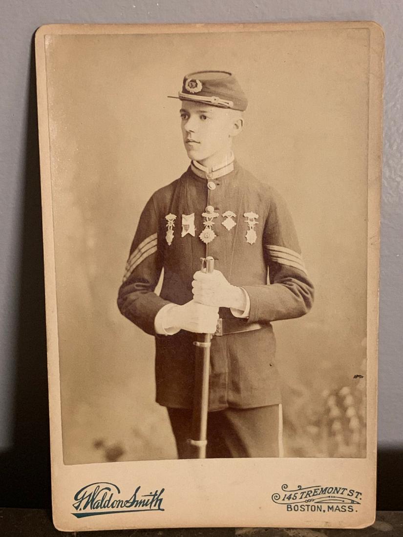 POST CIVIL WAR GAR SOLDIERS PHOTO: POST CIVIL WAR GAR SOLDIERS PHOTO. THE SOLDIER IS WEARING HIS KEPI, MEDALS, AND SWORD. A GREAT FIND AND AN EXCELLENT ADDITION TO YOUR COLLECTION.
