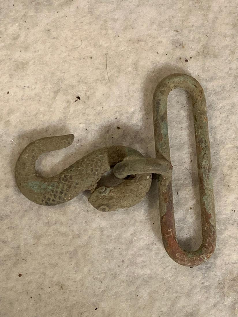 EXCAVATED CIVIL WAR SNAKE BUCKLE: EXCAVATED CIVIL WAR SNAKE BUCKLE. HAS A BEAUTIFUL OVERALL PATINA. A GREAT FIND AND AN EXCELLENT ADDITION TO YOUR COLLECTION.