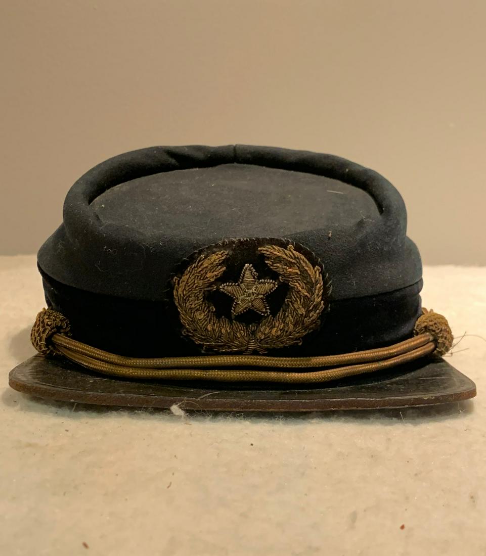 RARE CIVIL WAR ONE STAR GENERAL OFFICERS KEPI: RARE CIVIL WAR ONE STAR GENERAL OFFICERS KEPI. THIS IS A VERY RARE FIND. IN EXCELLENT SHAPE AND OVERALL CONDITION. HAS THE ONE STAR GENERAL INSIGNIA ON IT. VERY WELL WORN AND BATTLE USED. THIS KEPI SH