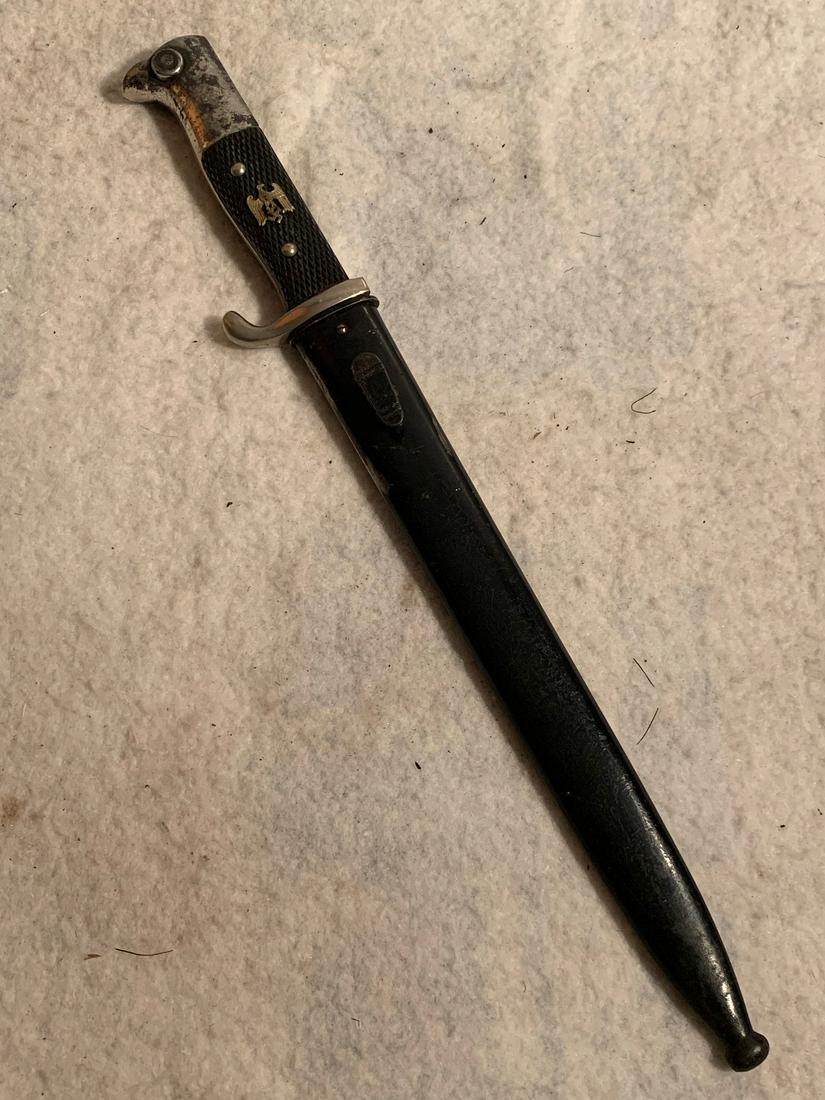 WW2 GERMAN NAZI BAYONET W/ SCABBARD: WW2 GERMAN NAZI BAYONET W/ SCABBARD. IN EXCELLENT SHAPE AND OVERALL CONDITION. HAS THE EAGLE SWASTIKA ON IT. THIS IS A RARE FIND. ALL AUTHENTIC AND ORIGINAL GUARANTEED. PLEASE VIEW ALL PICTURES. A GRE
