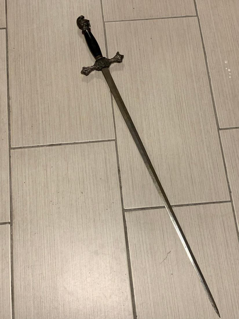 ANTIQUE WATERMAN MASONIC SWORD: ANTIQUE WATERMAN MASONIC SWORD. IN EXCELLENT SHAPE AND OVERALL CONDITION. HAS A BEAUTIFUL OVERALL PATINA. HAS A NAME OF THE MASON THIS BELONGED TO ETCHED ON THE BLADE. A RARE FIND AND AN EXCELLENT ADD