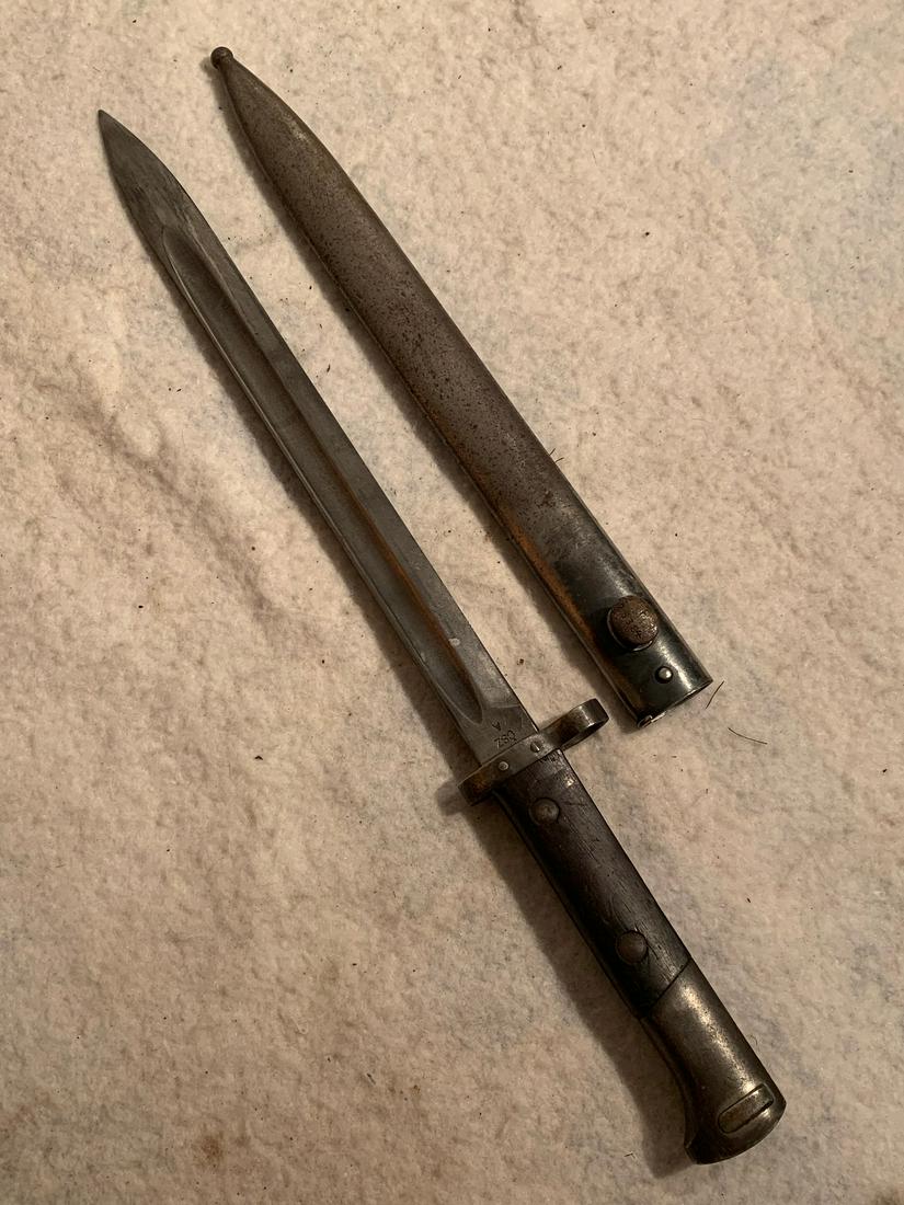 WW2 CZECHOSLOVAKIA CSZ MAUSER KNIFE BAYONET: WW2 CZECHOSLOVAKIA CSZ MAUSER KNIFE BAYONET. IN EXCELLENT SHAPE AND OVERALL CONDITION. MARKED CSZ. A GREAT FIND AND AN EXCELLENT ADDITION TO YOUR COLLECTION.