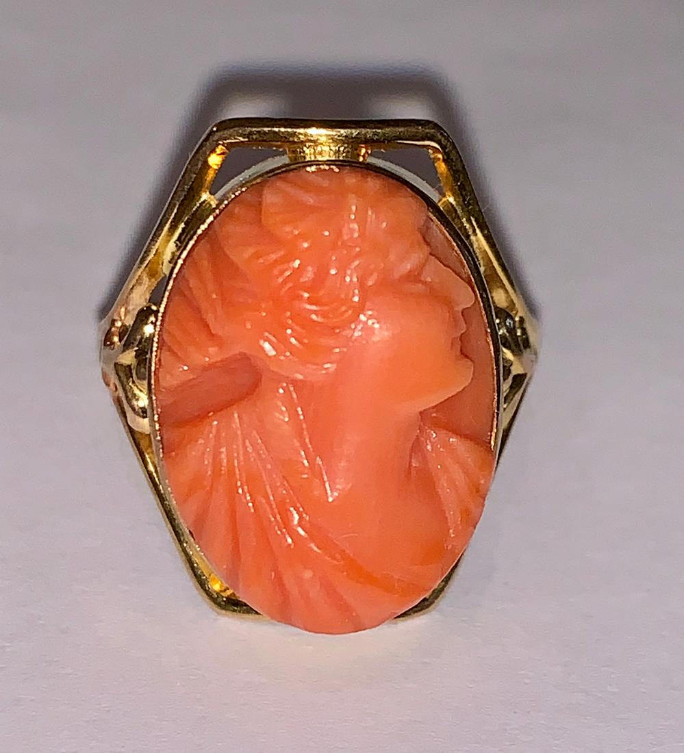 ANTIQUE 18K GOLD CORAL CAMEO RING (1 of 5)