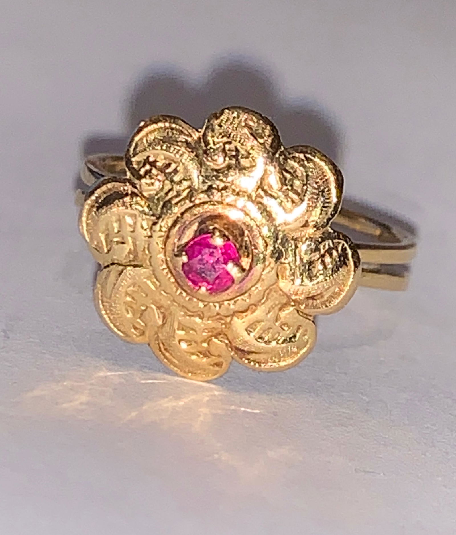 ANTIQUE 22K GOLD RUBY RING (1 of 3)
