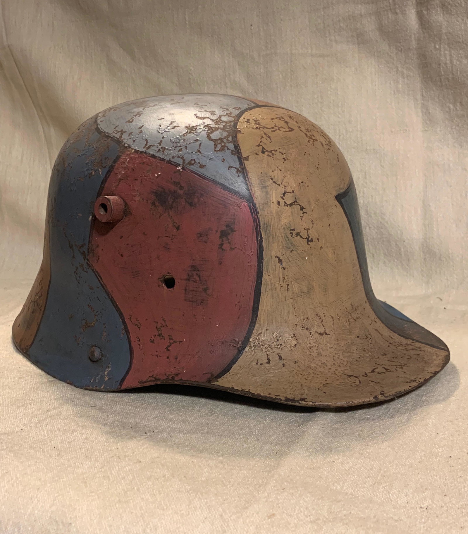 WW2 GERMAN NORMANDY CAMO HELMET: WW2 GERMAN NORMANDY CAMO HELMET. THIS IS A VERY RARE FIND. IT IS IN EXCELLENT OVERALL SHAPE AND CONDITION WITH A BEAUTIFUL OVERALL PATINA. HAND-PAINTED BY THE SOLDIER. WOULD MAKE A FANTASTIC ADDITION 