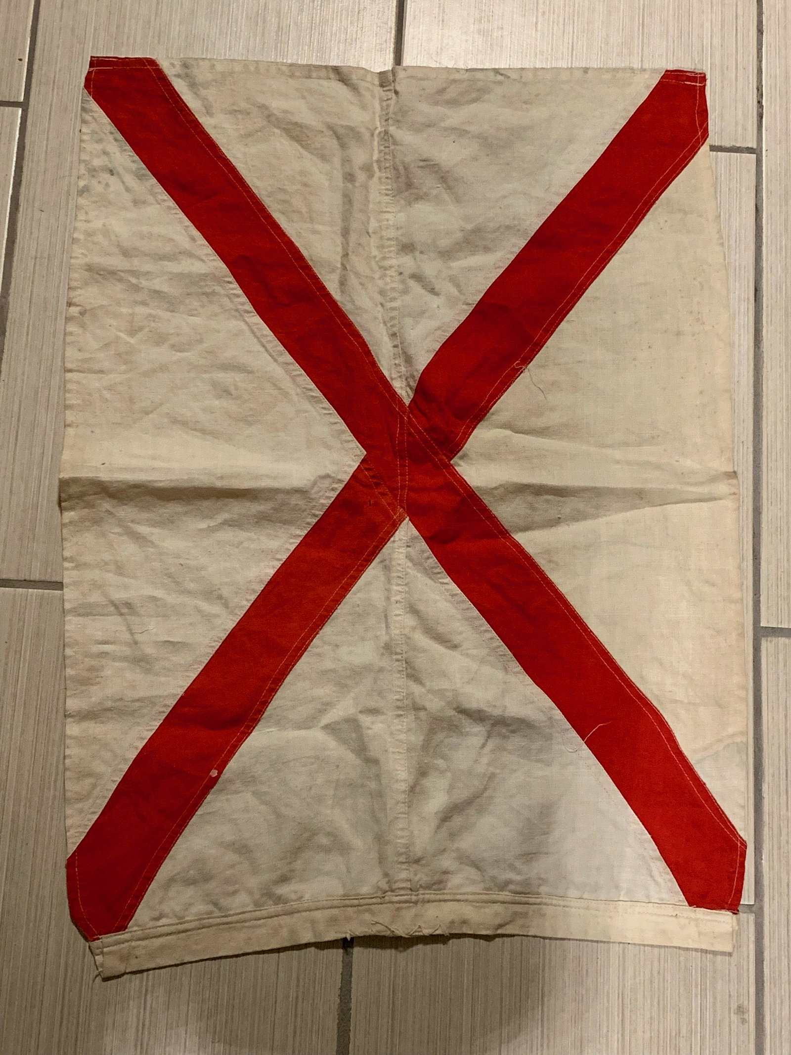 RARE CIVIL WAR SIGNAL CORPS FLAG: RARE CIVIL WAR SIGNAL CORPS FLAG. IN EXCELLENT SHAPE AND OVERALL CONDITION. HAS A BEATIFUL OVERALL PATINA. FLAG IS APPROX 27"L X 21"W.. A GREAT ADDITION TO YOUR BELOVED CIVIL WAR COLLECTION.