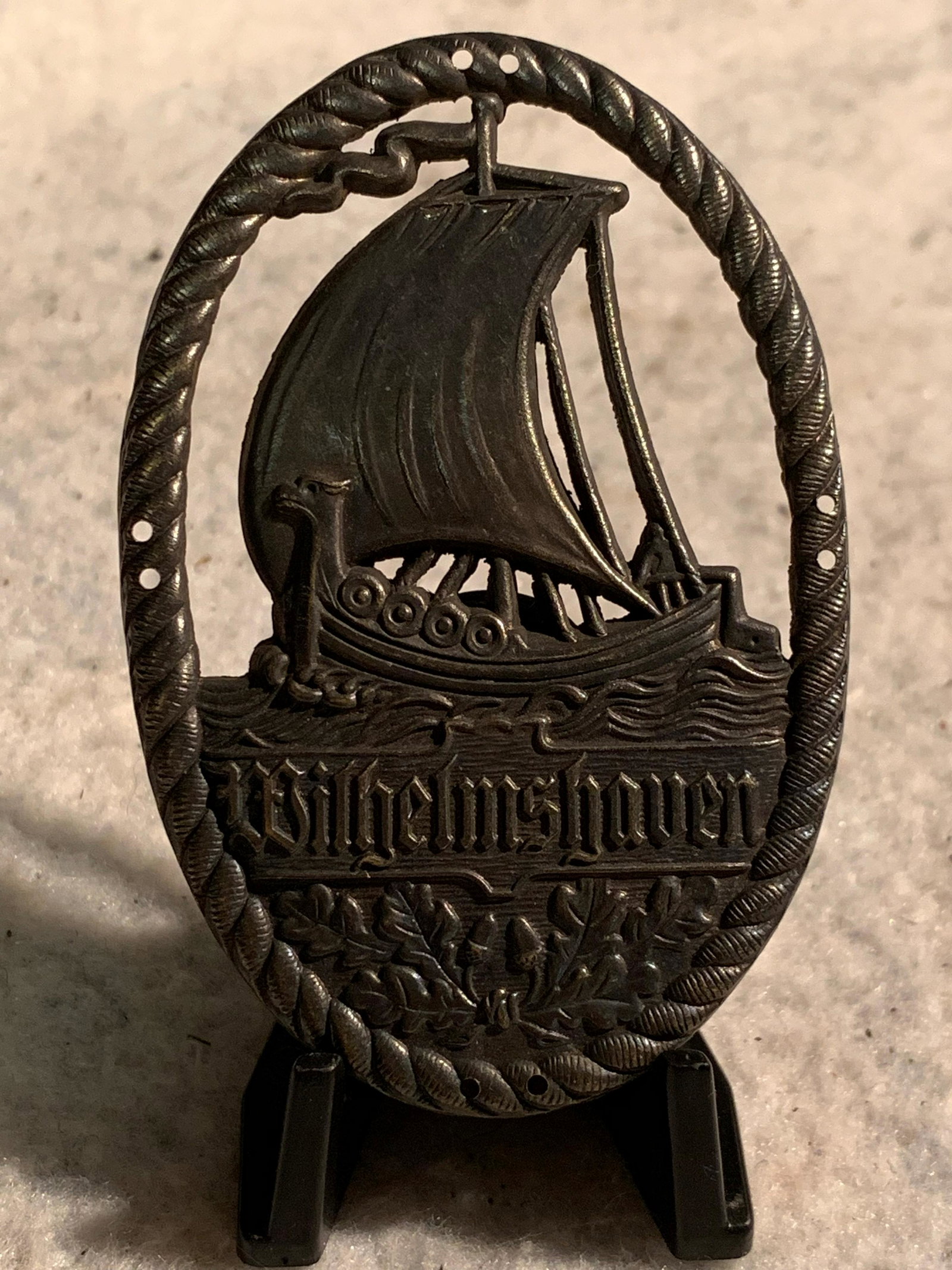 RARE POST WW1 MARINEBRIGADE EHRHARDT BADGE: RARE POST WW1 MARINEBRIGADE EHRHARDT BADGE. IN EXCELLENT OVERALL SHAPE AND CONDITION WITH A BEAUTIFUL OVERALL PATINA.