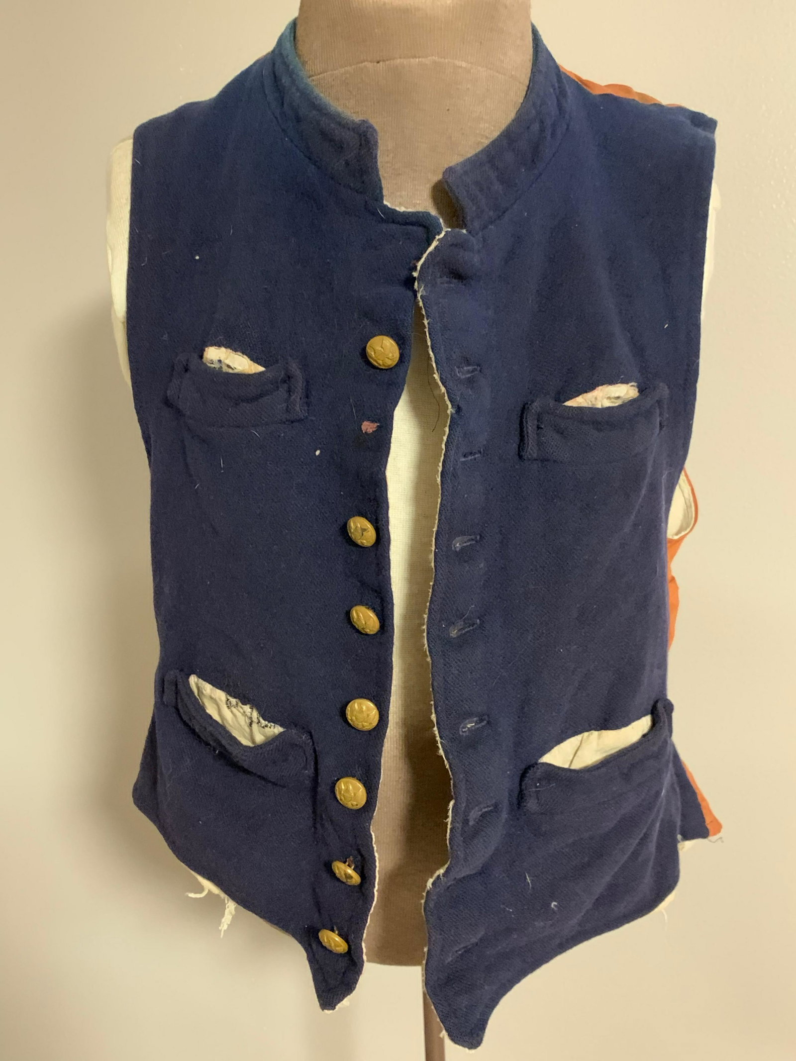 SCARCE CIVIL WAR ID'D CHILDS VEST: SCARCE CIVIL WAR ID'D CHILDS VEST. IN EXCELLENT SHAPE AND OVERALL CONDITION. APPEARS TO BE VERY WELL USED. THIS IS A SMALLER SIZE. EITHER WORN BY A SMALLER PERSON OR A CHILD. PLEASE VIEW ALL PICTURES.