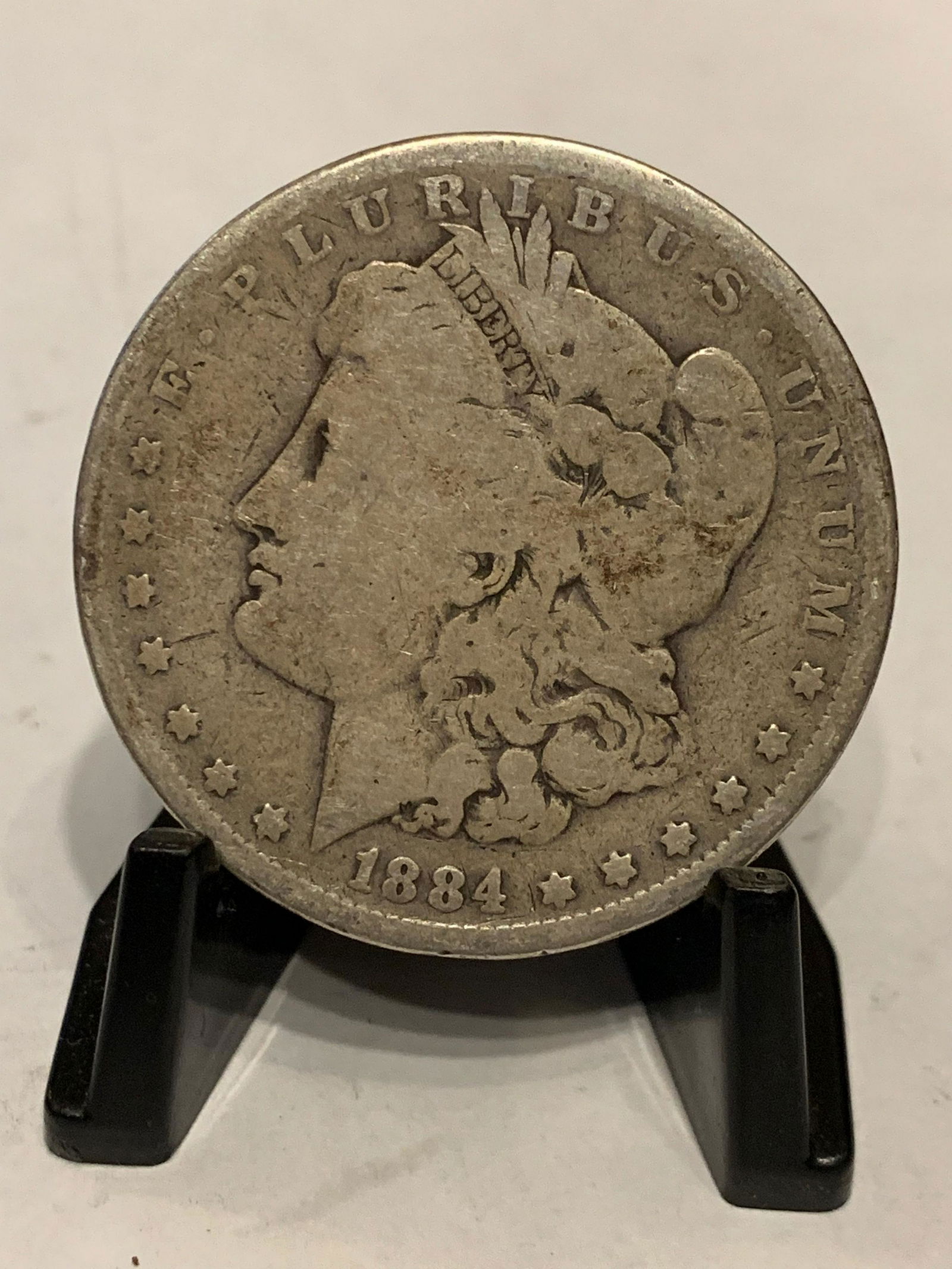 1884 MORGAN 1 OZ SILVER DOLLAR (1 of 2)
