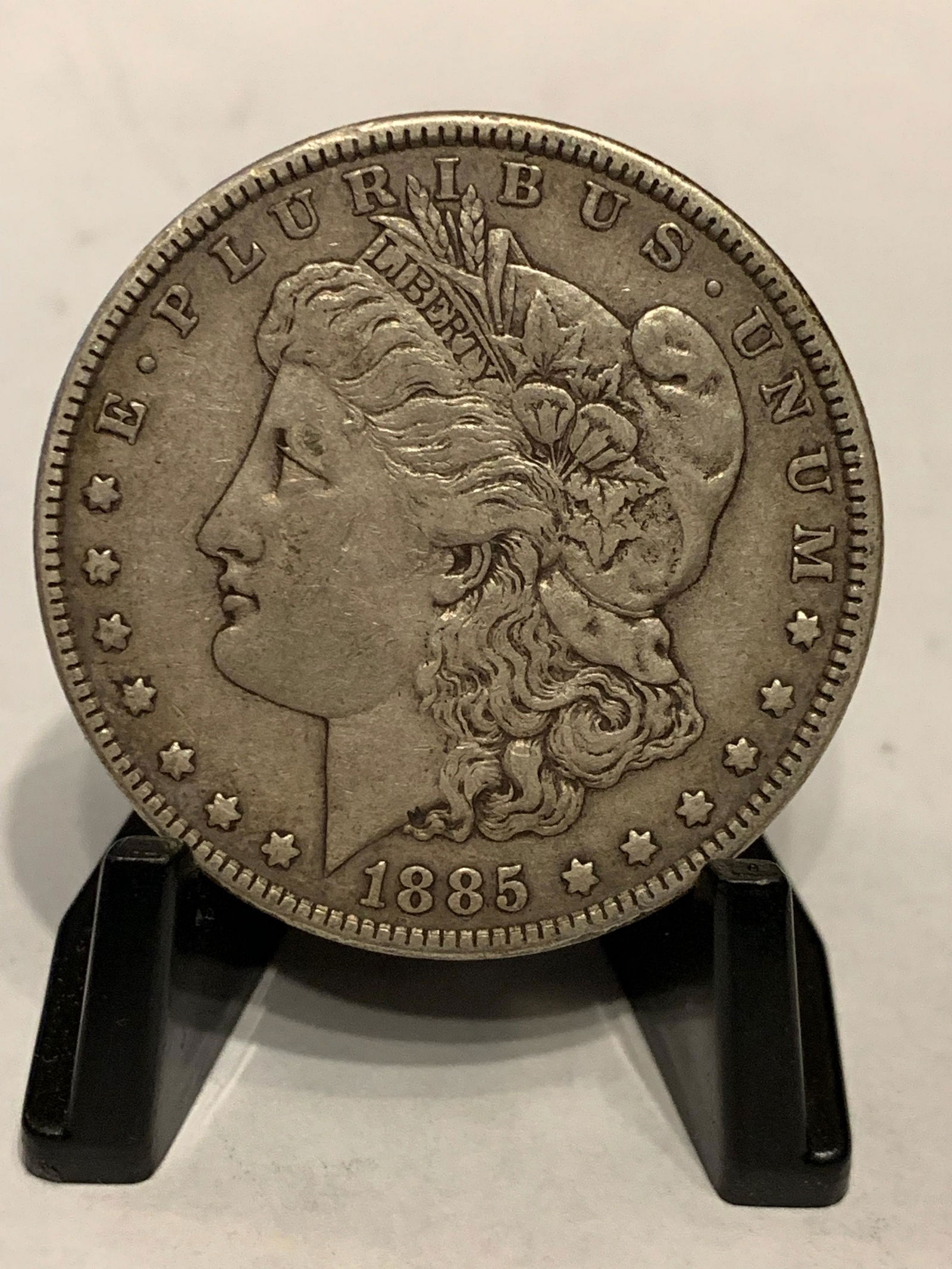 1885 MORGAN 1 OZ SILVER DOLLAR (1 of 2)