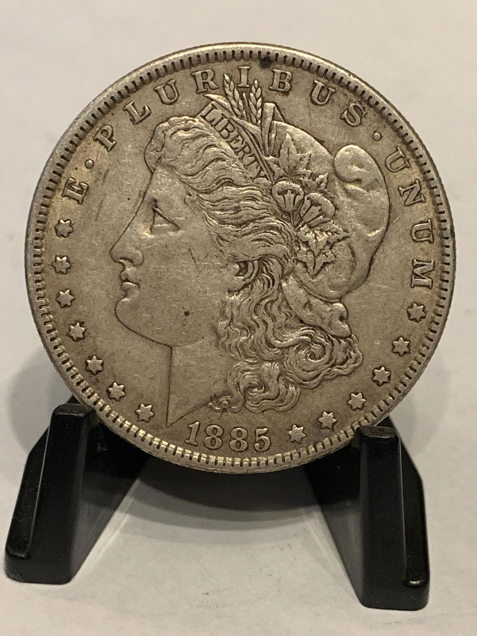 1885 MORGAN 1 OZ SILVER DOLLAR (1 of 2)