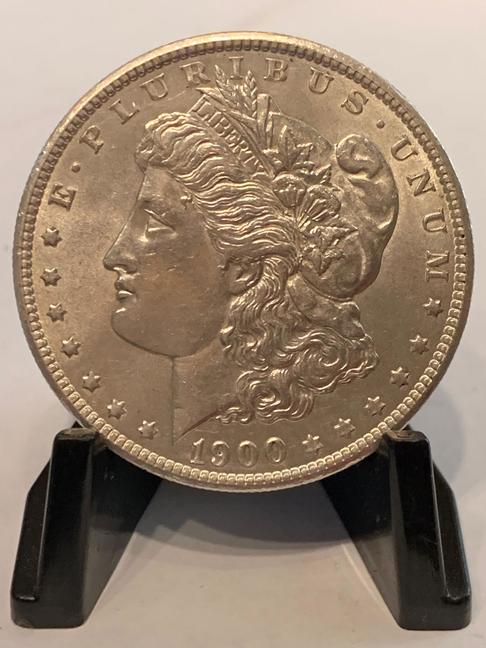 1900 1 OZ MORGAN SILVER DOLLAR (1 of 2)