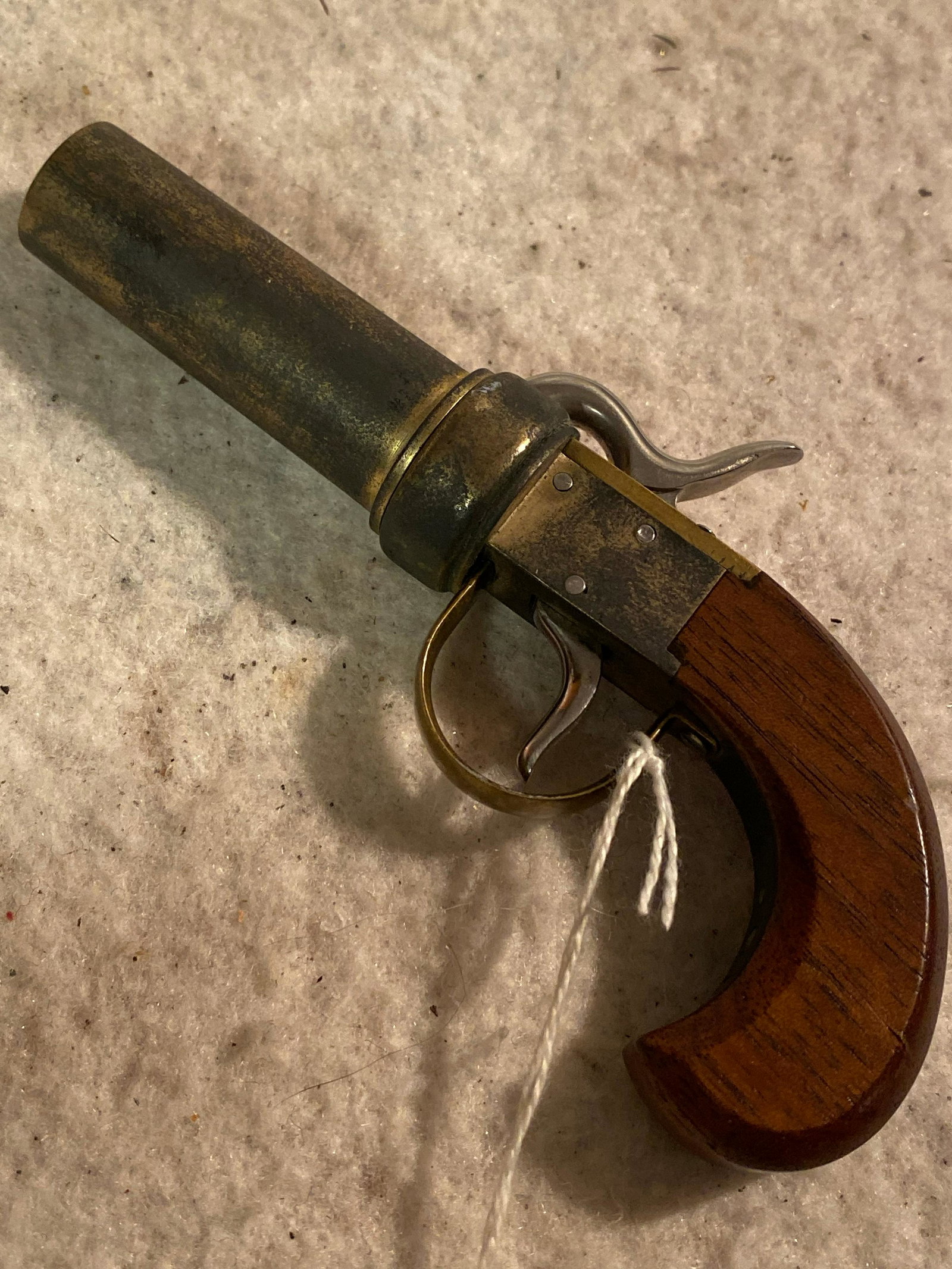 RARE CIVIL WAR ERA 4 SHOT BOOT OFFICERS PISTOL: RARE CIVIL WAR ERA 4 SHOT BOOT OFFICERS PISTOL. IN EXCELLENT SHAPE AND OVERALL CONDITION. HAS A BEAUTIFUL OVERALL PATINA. THIS PISTOL APPEARS TO BE IN WORKING ORDER. PLEASE VIEW ALL PICTURES. A GREAT 
