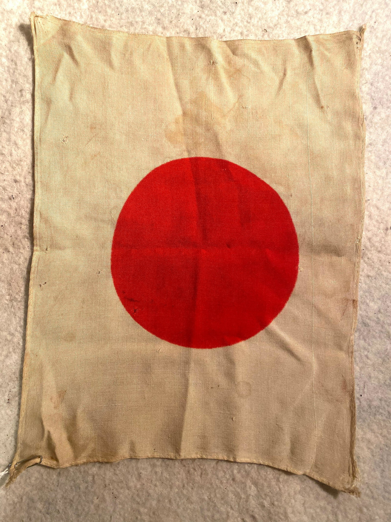 WW2 SMALL JAPANESE IMPERIAL FLAG: WW2 SMALL JAPANESE IMPERIAL FLAG. IN EXCELLENT SHAPE AND OVERALL CONDITION. NO RIPS, ETC. MINT AND BEAUTIFUL CONDITION. FLAG IS APPROX. 14"L X 10"W. A GREAT FIND AND AN EXCELLENT ADDITION TO YOUR COLL