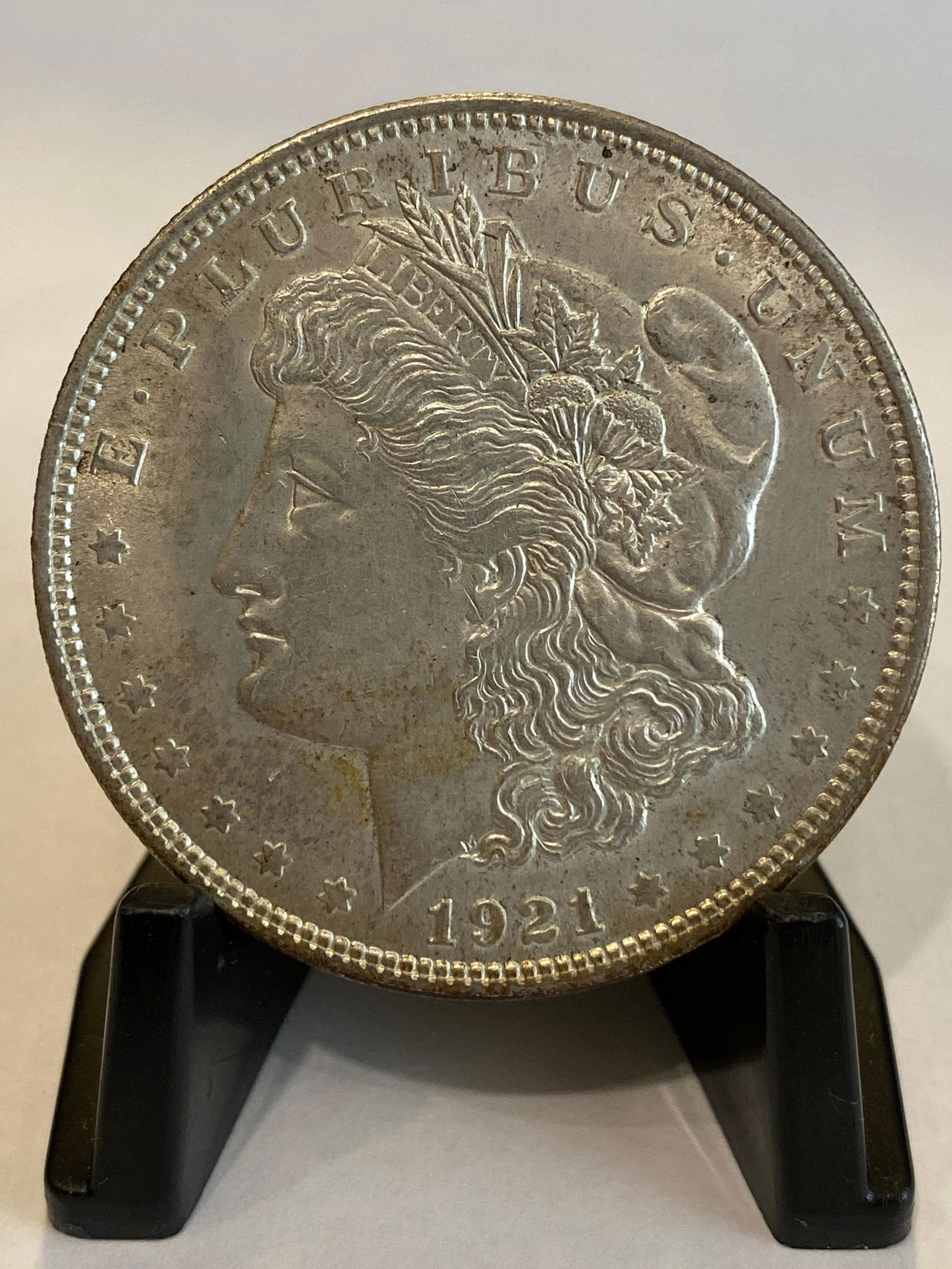 1921 MORGAN 1 OZ SILVER DOLLAR (1 of 2)