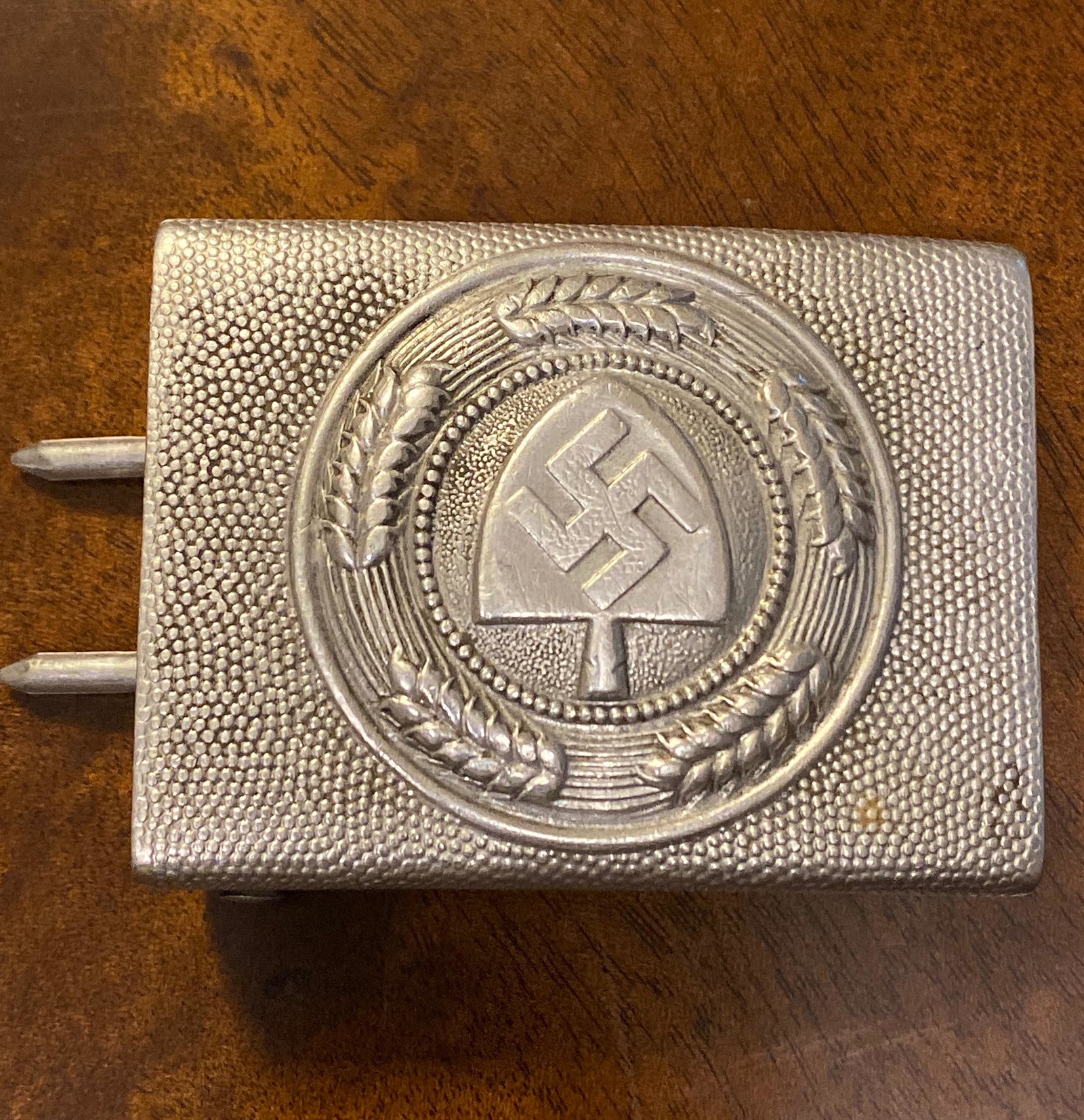 RARE WW2 GERMAN RAD BELT BUCKLE: RARE WW2 GERMAN RAD BELT BUCKLE MAKER MARKED K.U.G. 38. IN EXCELLENT SHAPE AND OVERALL CONDITION WITH A BEAUTIFUL OVERALL PATINA. RETAINS MOST OF ITS ORIGINAL CONDITION. A GREAT FIND AND AN EXELLENT A