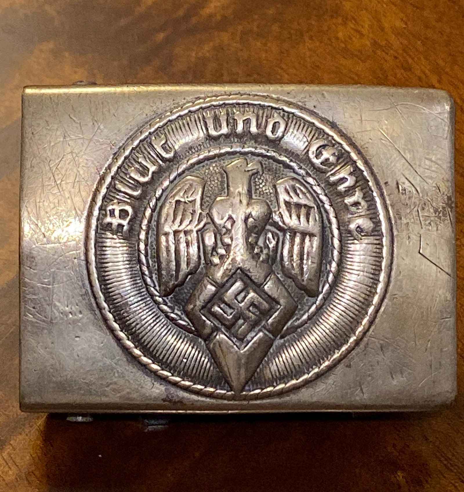 ORIG. WW2 GERMAN HITLER YOUTH BELT BUCKLE: ORIG. WW2 GERMAN HITLER YOUTH BELT BUCKLE. IN EXCELLENT SHAPE AND OVERALL CONDITION. HAS A BEAUTIFUL OVERALL PATINA. COMES FROM A MUSEUM COLLECTION OF WW2 GERMAN ARTIFACTS COLLECTION. 100% AUTHENTIC. 