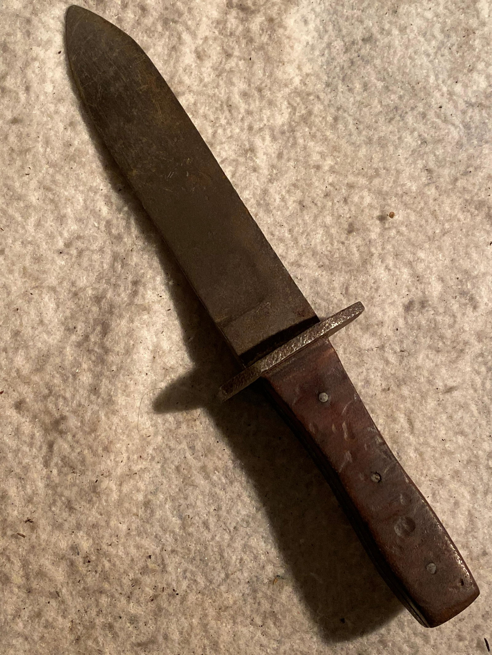 RARE CIVIL WAR SOLDIERS BOOT FIGHTING KNIFE: RARE CIVIL WAR SOLDIERS BOOT FIGHTING KNIFE. IN EXCELLENT SHAPE AND OVERALL CONDITION WITH A BEAUTIFUL OVERALL PATINA. THIS IS A SHORT FIGHTING KNIFE. VERY WELL USED AND SHOWS A TON OF USAGE AND HISTO