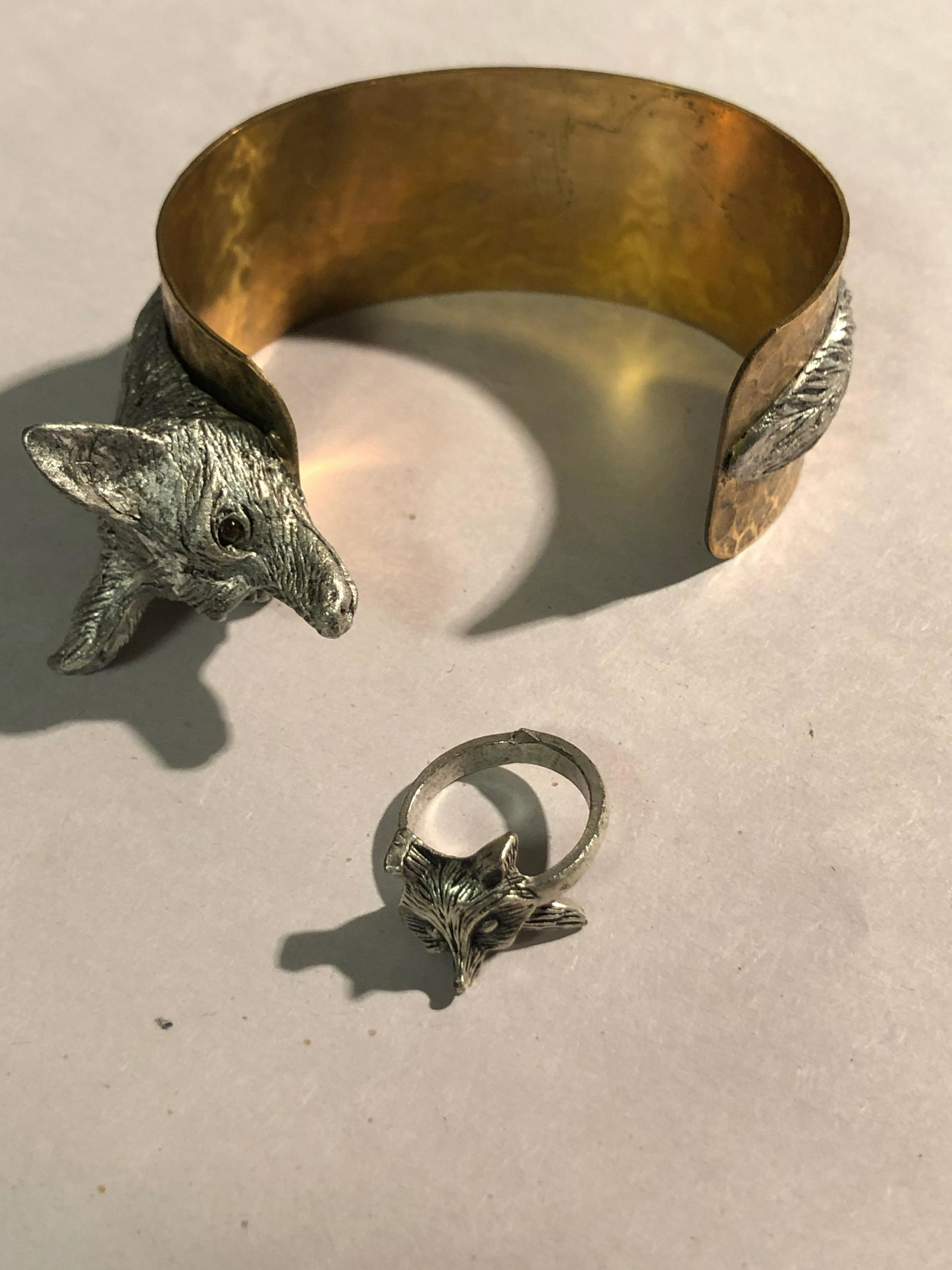 LOT OF (2) SILVER FOX HEAD RING AND BRACELET: LOT OF (2) SILVER FOX HEAD RING AND BRACELET. A GREAT SET TO ADD TO YOUR COLLECTION.
