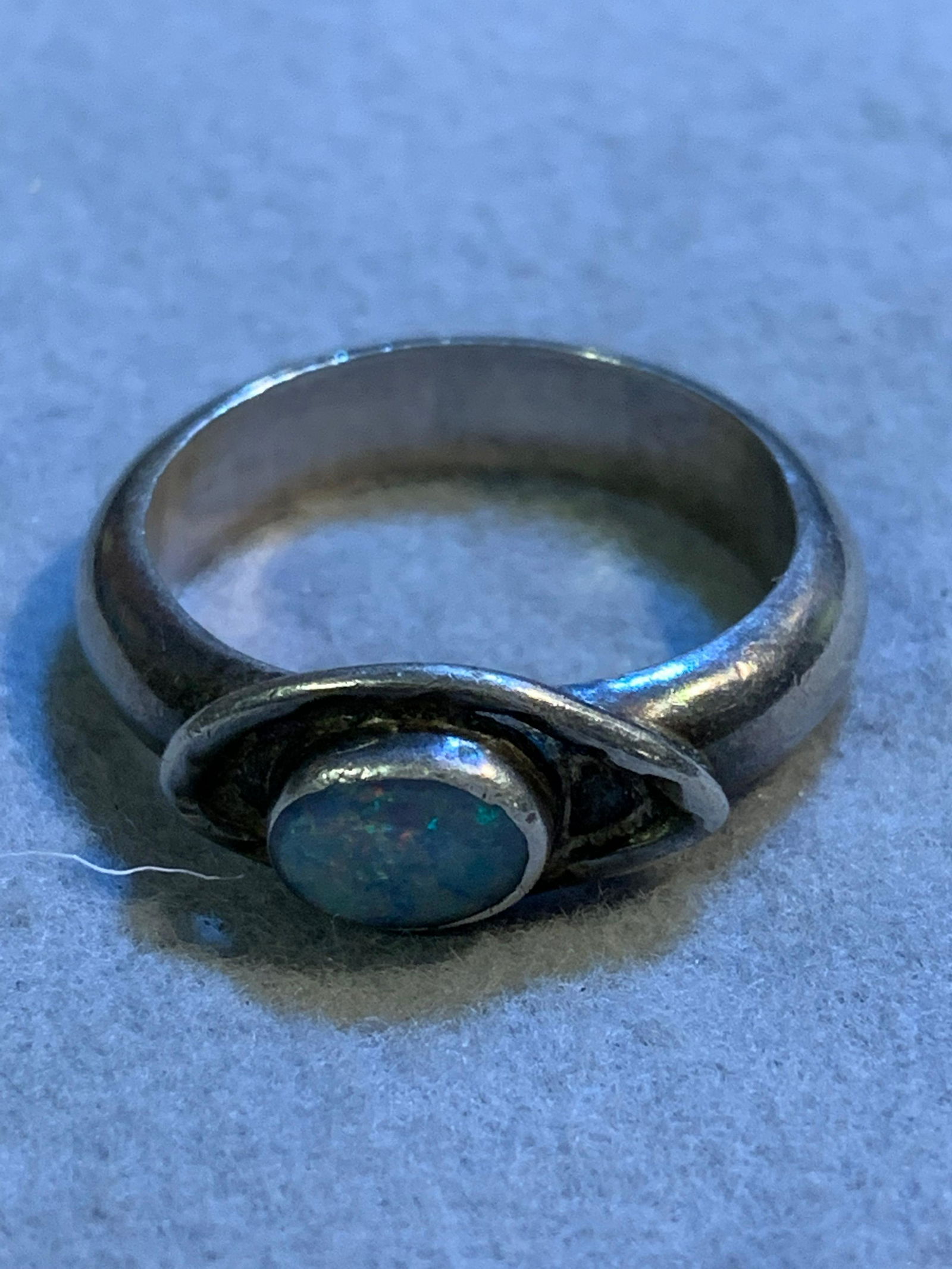 ANTIQUE NATIVE AMERICAN TURQUOISE RING: ANTIQUE NATIVE AMERICAN TURQUOISE RING. PLEASE VIEW PICTURES.