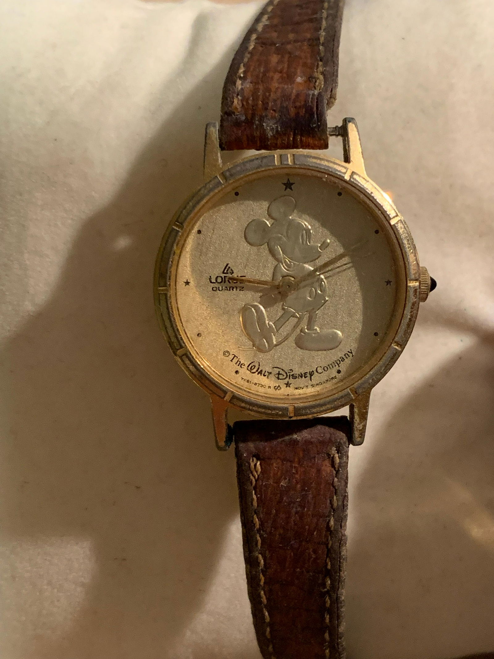 ANTIQUE WALT DISNEY MICKEY MOUSE WATCH: ANTIQUE WALT DISNEY MICKEY MOUSE WATCH. A GREAT ADDITION TO YOUR COLLECTION.