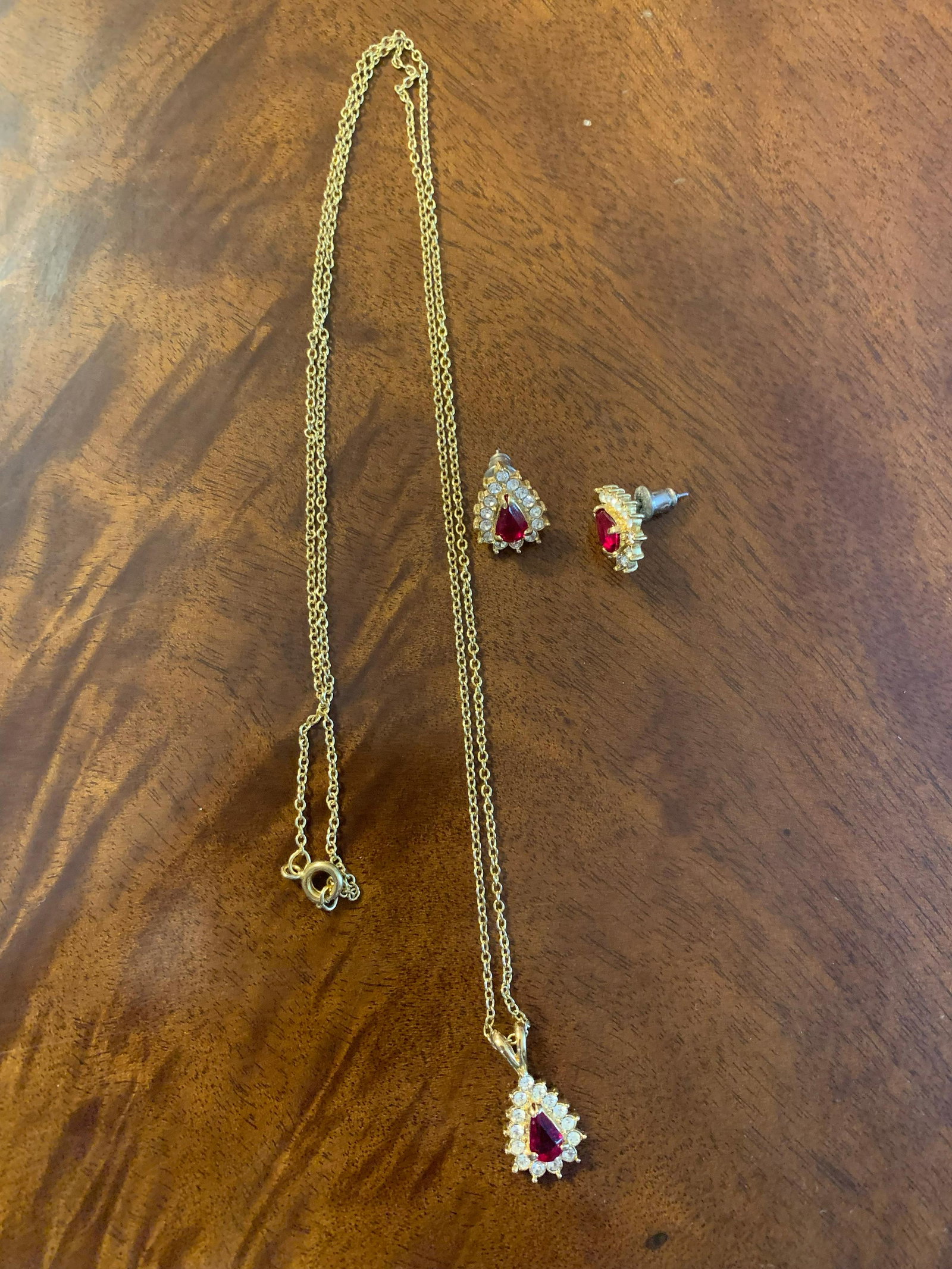 LOT OF RUBY STERLING SILVER NECKLACE AND EARRINGS: LOT OF RUBY STERLING SILVER NECKLACE AND EARRINGS. A GREAT ADDITION TO YOUR COLLECTION.
