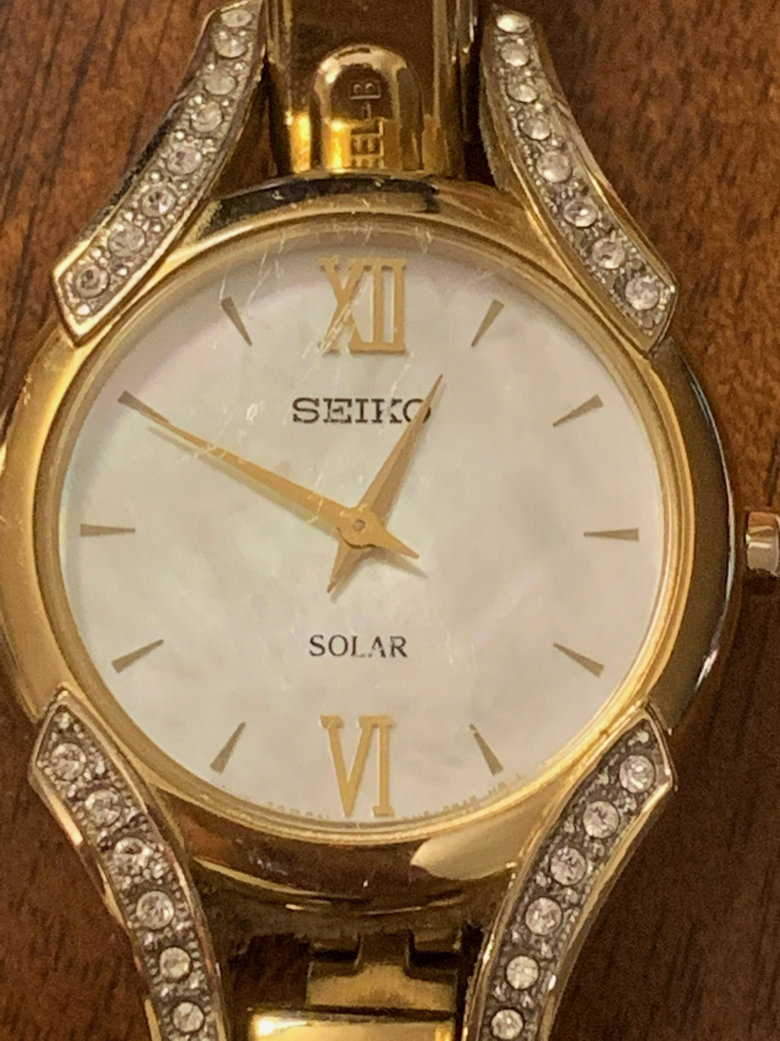 LADIES SEIKO SOLAR WRISTWATCH: LADIES SEIKO SOLAR WRISTWATCH. A GREAT ADDITION TO YOUR WATCH COLLECTION.