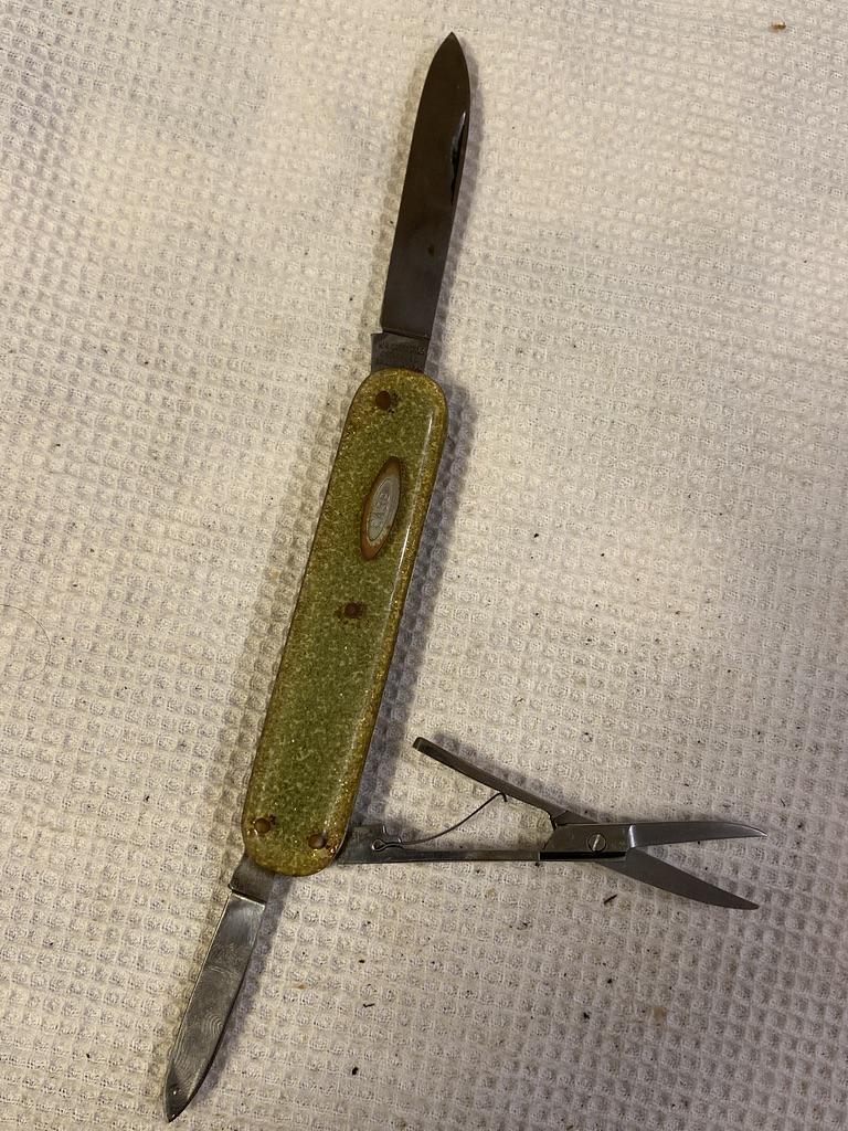 CASE GS 3089 INOX SOLIGEN GERMAN POCKET KNIFE: CASE GS 3089 INOX SOLIGEN GERMAN POCKET KNIFE. IN MINT SHAPE AND OVERALL CONDITION. A GREAT ADDITION TO YOUR COLLECTION!