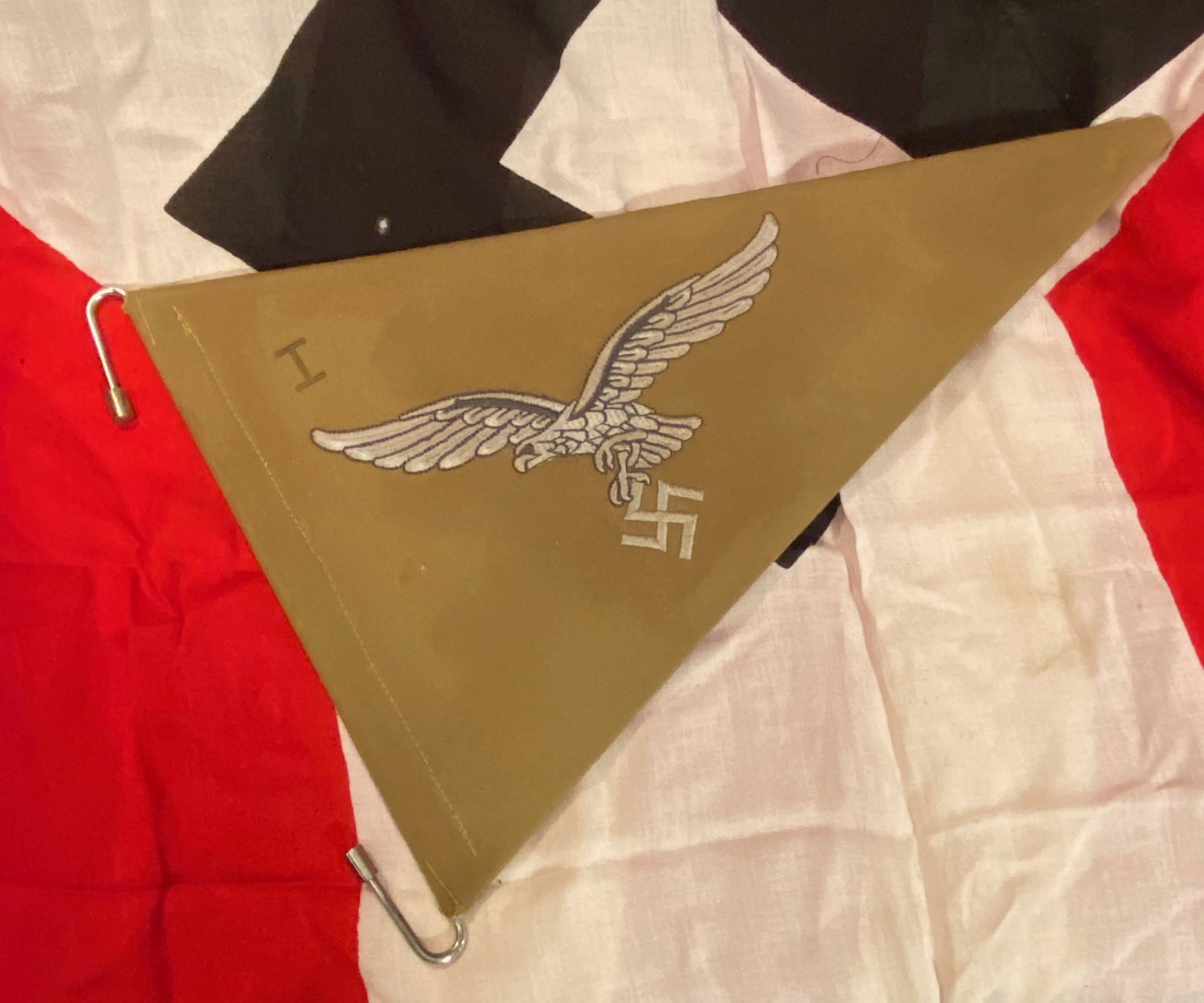 WW2 GERMAN LUFTWAFFE OFFICER CAR PENNANT FLAG: WW2 GERMAN LUFTWAFFE OFFICER CAR PENNANT FLAG. IN EXCELLENT SHAPE AND OVERALL CONDITION WITH A BEAUTIFUL OVERALL PATINA. THESE WENT ON THE NAZI CAR FENDER. PLEASE VIEW ALL DETAILED PICTURES. A GREAT F