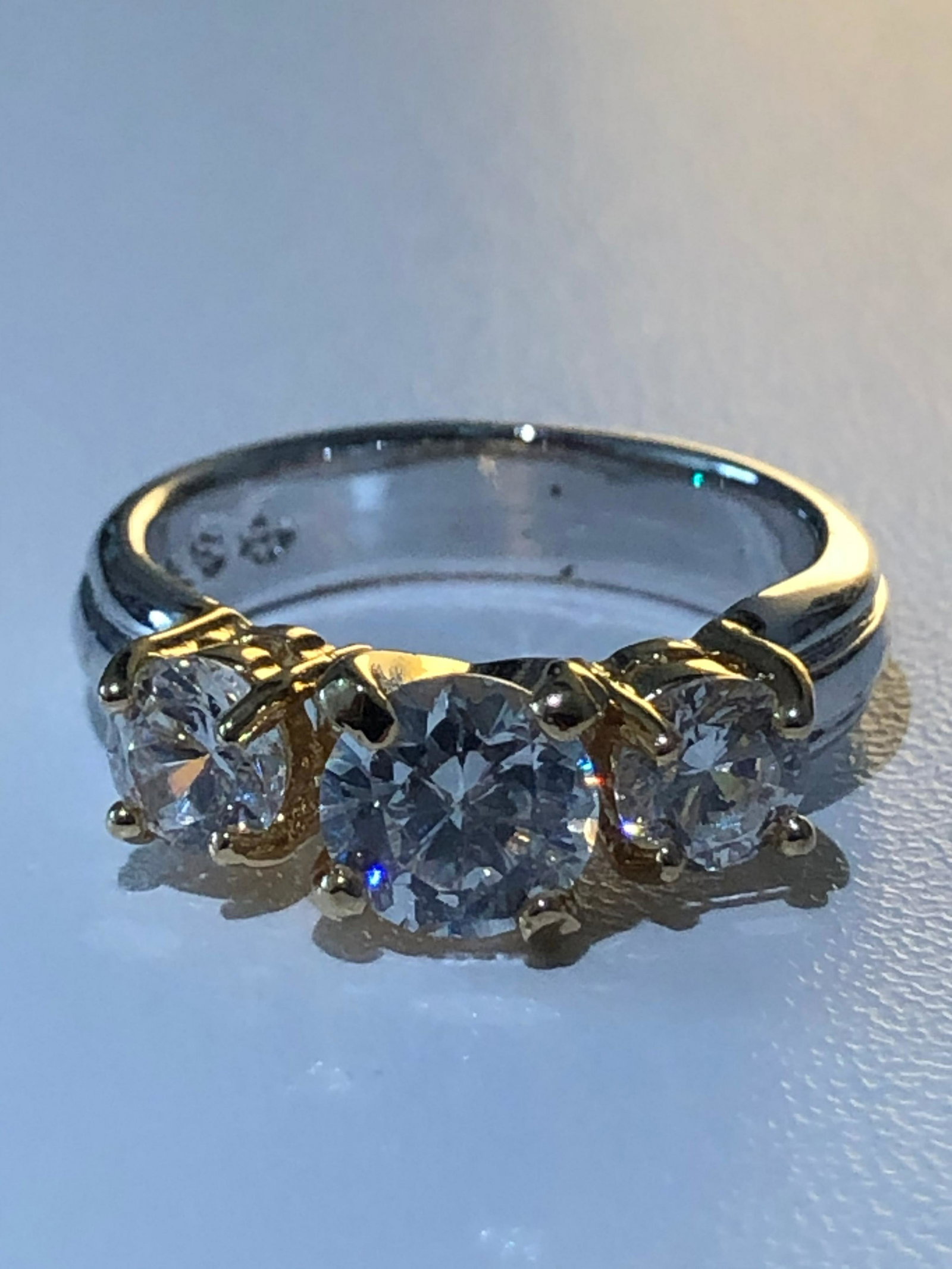 LADIES STERLING SILVER WEDDING RING: LADIES STERLING SILVER WEDDING RING