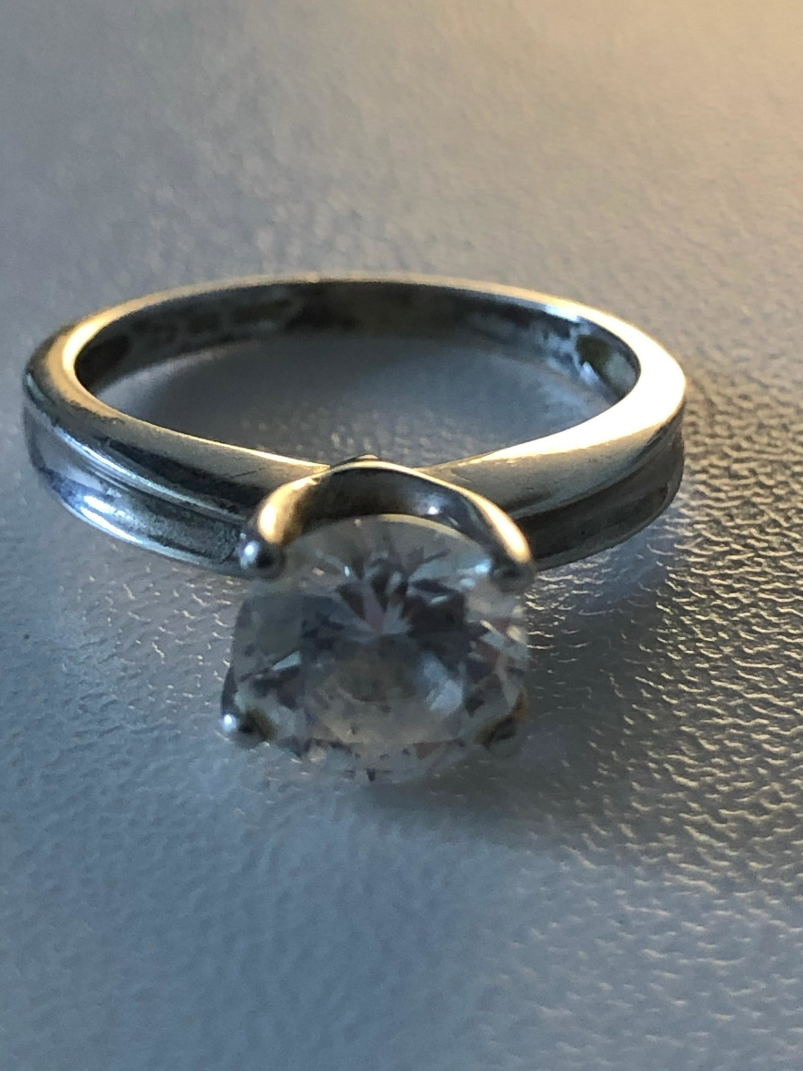 LADIES STERLING SILVER WEDDING RING: LADIES STERLING SILVER WEDDING RING