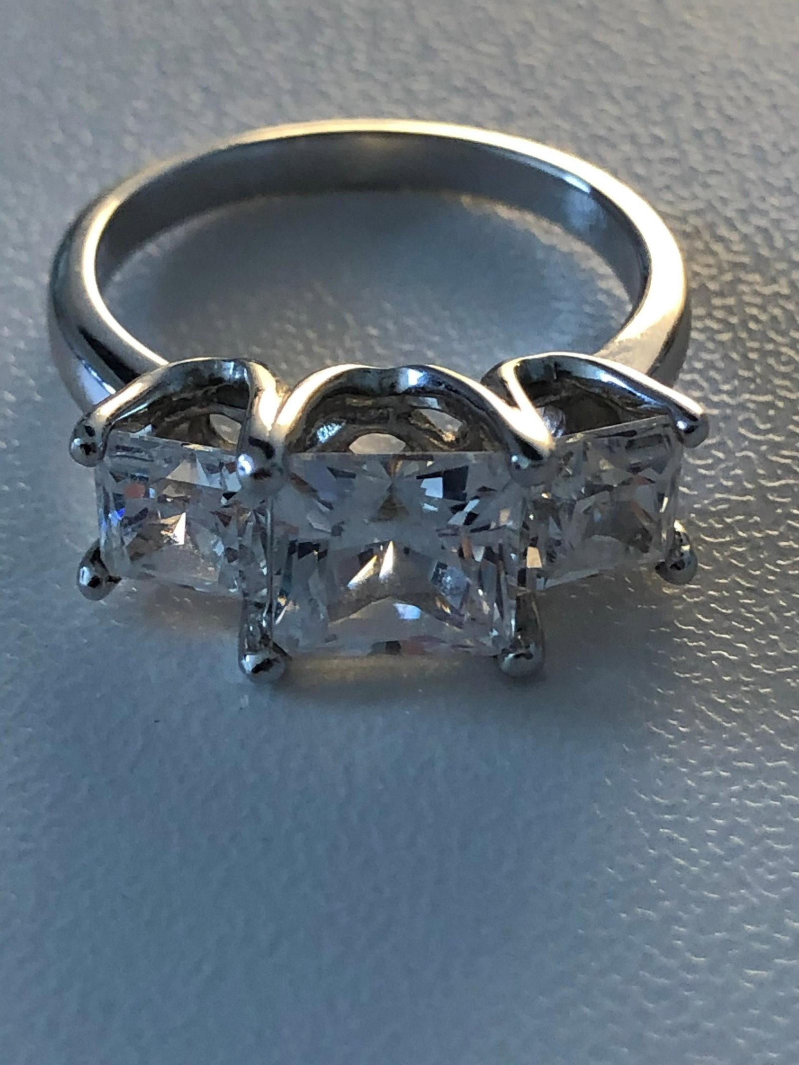 DESIGNER LADIES STERLING SILVER WEDDING RING: DESIGNER LADIES STERLING SILVER WEDDING RING