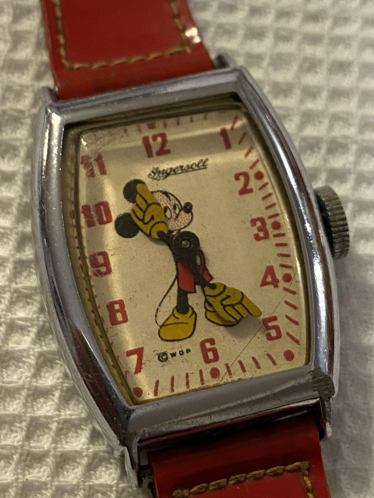 VINTAGE INGERSOLL MICKEY MOUSE WATCH: VINTAGE INGERSOLL MICKEY MOUSE WATCH