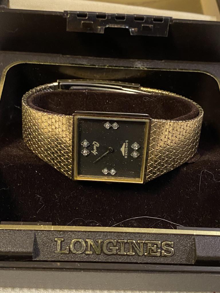 VINTAGE MENS LONGINES WATCH WITH CASE: VINTAGE MENS LONGINES WATCH WITH CASE. MIGHT NEED SERVICE