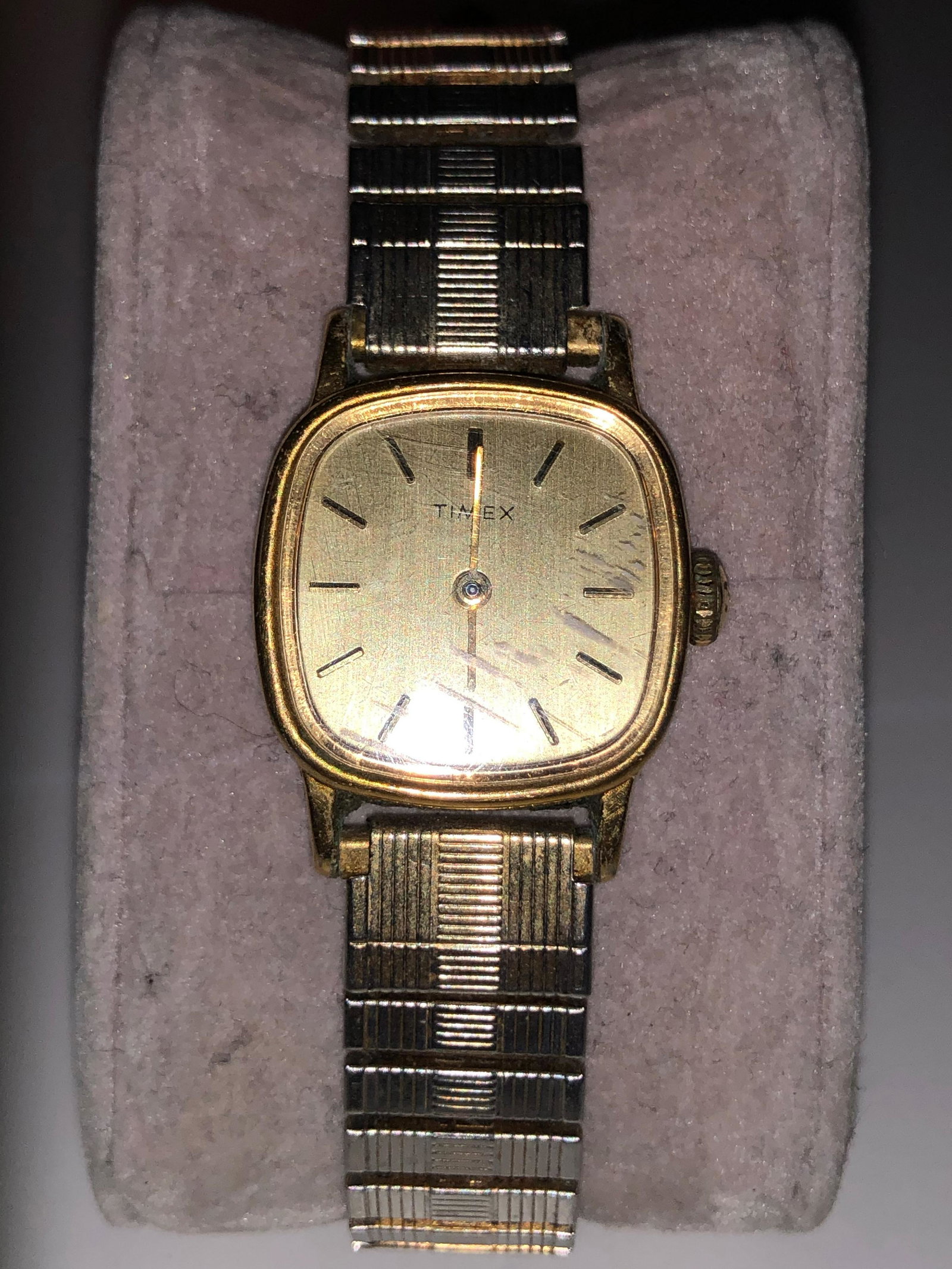 ANTIQUE TIMEX LADIES WATCH: ANTIQUE TIMEX LADIES WATCH. A GREAT ADDITION TO YOUR COLLECTION.
