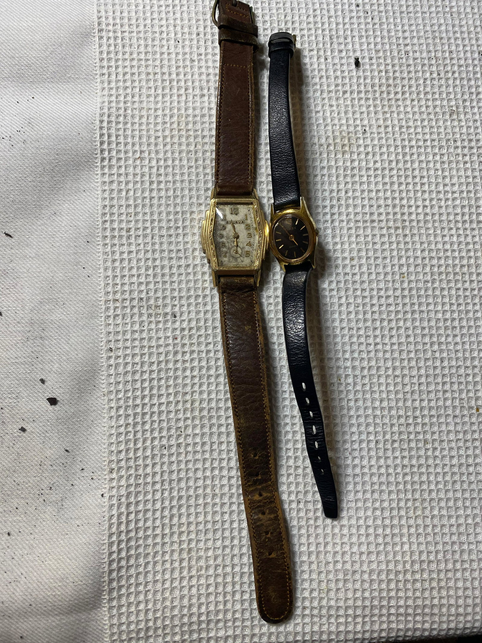 ANTIQUE LOT OF BULOVA AND TIMEX WATCHES: ANTIQUE LOT OF BULOVA AND TIMEX WATCHES. A GREAT ADDITION TO YOUR COLLECTION.