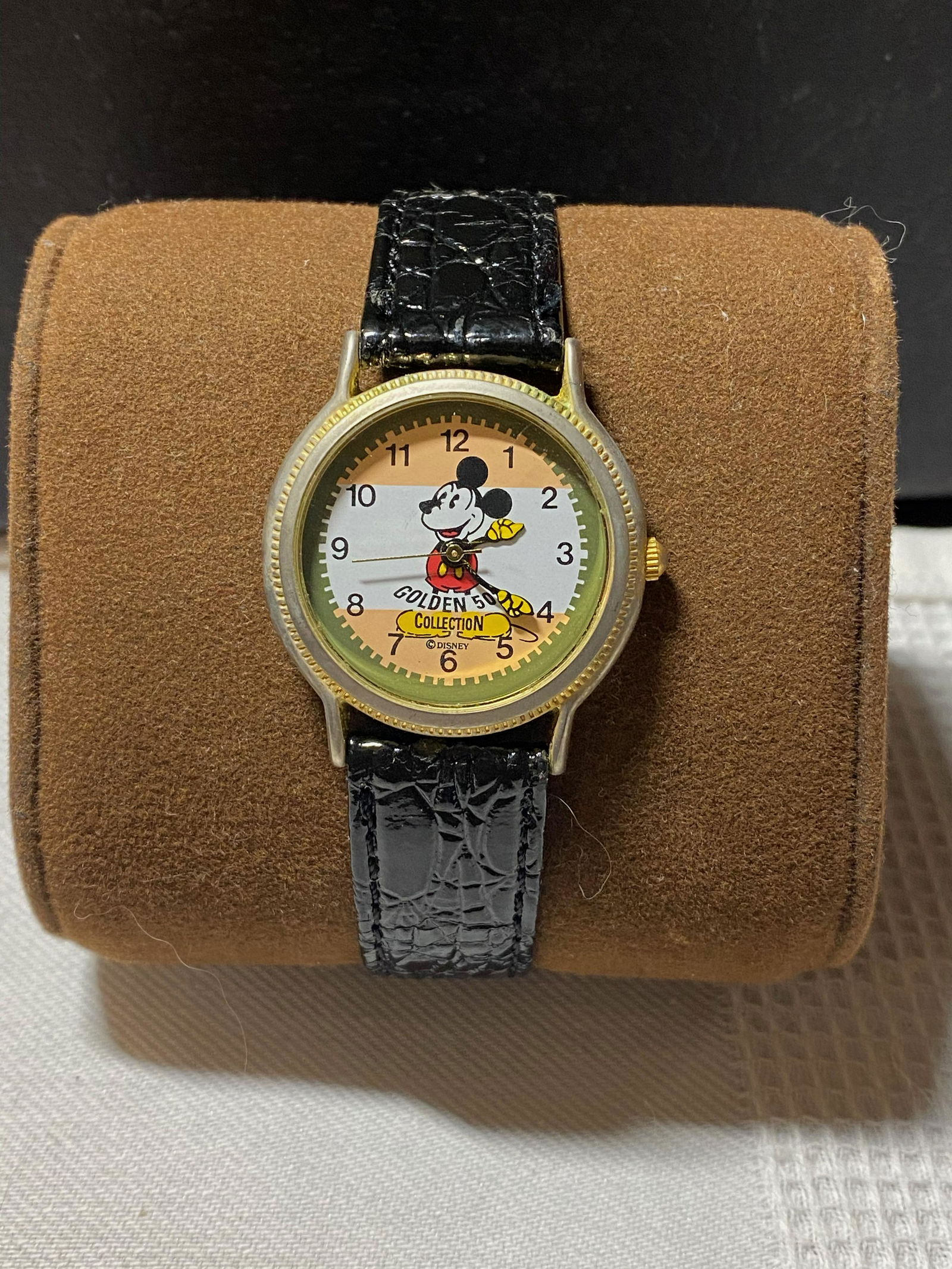 VINTAGE GOLDEN 50 COLLECTION MICKEY MOUSE WATCH: VINTAGE GOLDEN 50 COLLECTION MICKEY MOUSE WATCH. MIGHT NEED A NEW BATTERY. A GREAT ADDITION TO YOUR COLLECTION.