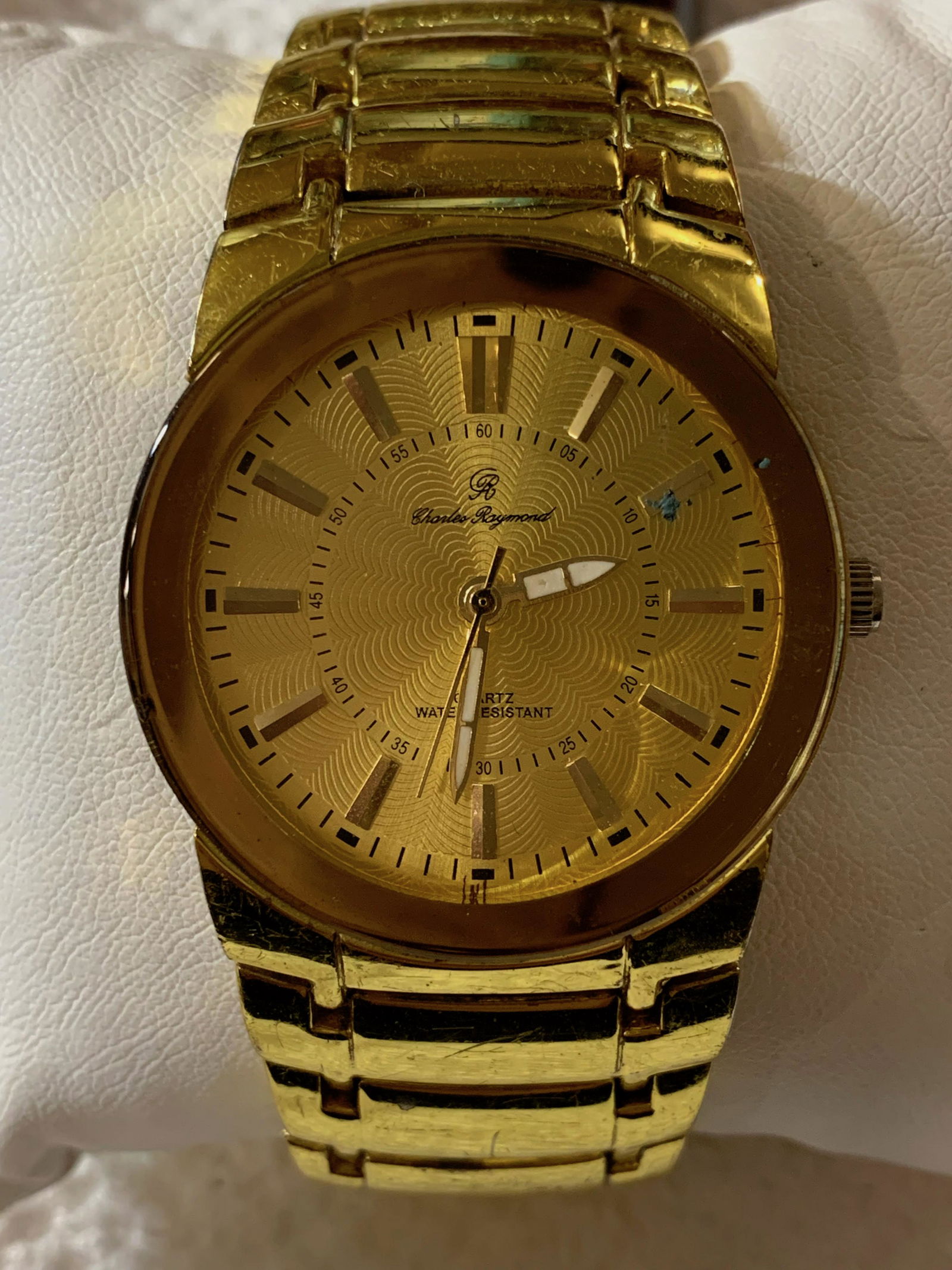 CHARLES RAYMOND MENS GOLD WATCH: CHARLES RAYMOND MENS GOLD WATCH. A GREAT ADDITION TO YOUR COLLECTION.