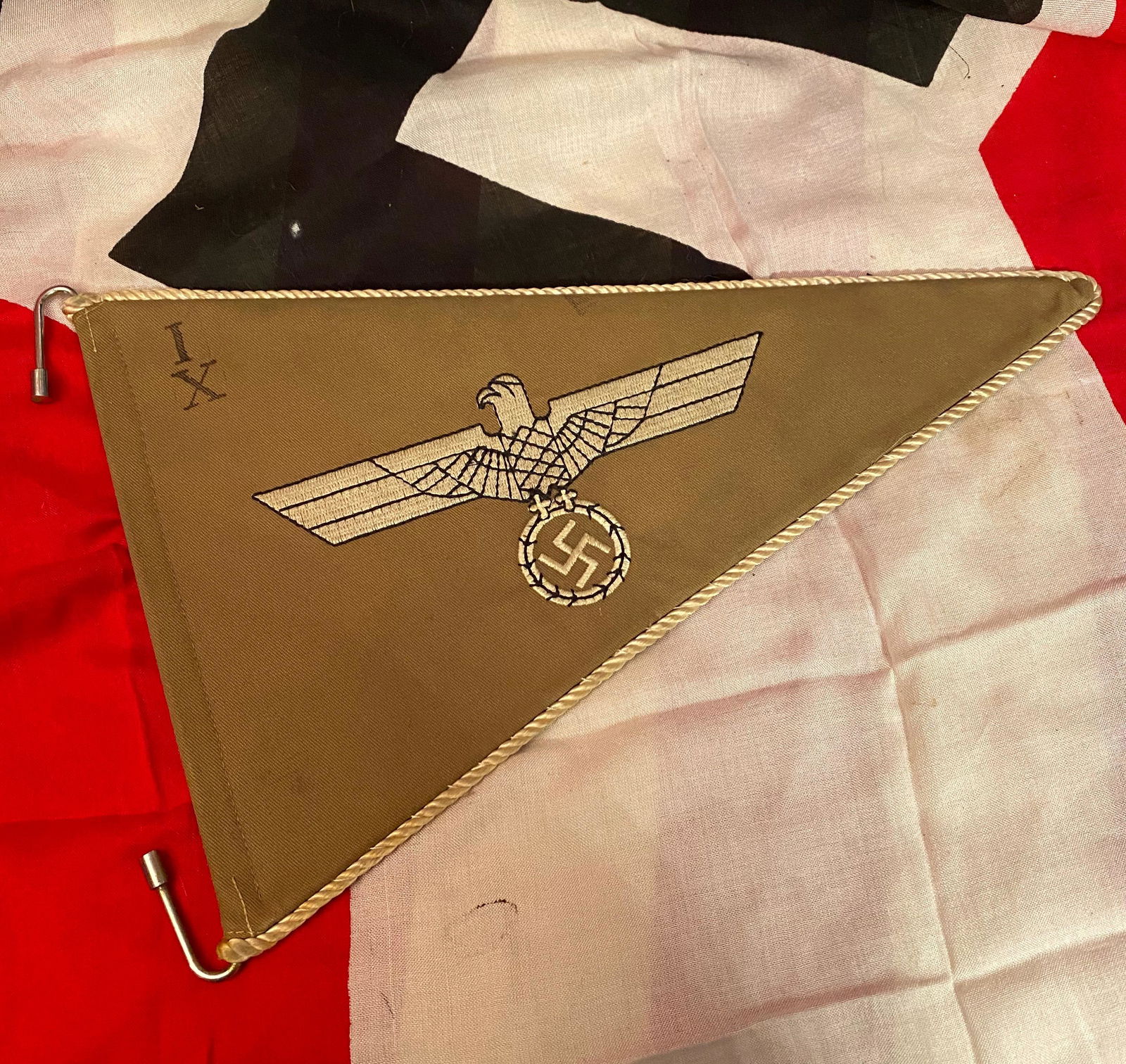 WW2 GERMAN WEHRMACHT HEER CAR PENNANT FLAG: WW2 GERMAN WEHRMACHT HEER CAR PENNANT FLAG. IN EXCELLENT OVERALL SHAPE AND CONDITION WITH A BEAUTIFUL OVERALL PATINA. THIS PENNANT IS MINT AND IN BEAUTIFUL OVERALL CONDITION. A GREAT FIND AND AN EXCEL