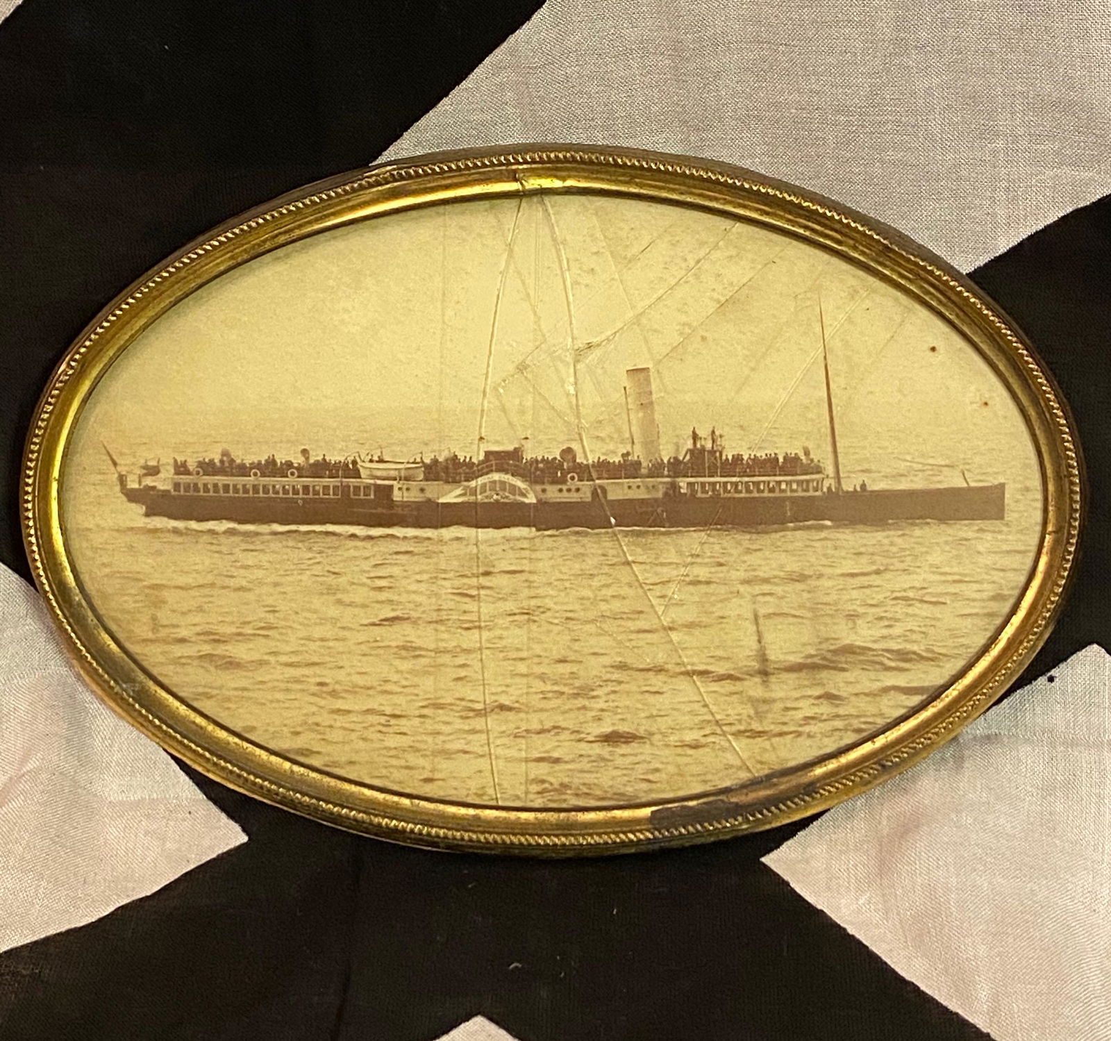 WW2 PHOTO OF EXCURSION STEAMER SHIP WHO DOWNED NAZI: WW2 PHOTO OF EXCURSION STEAMER SHIP WHO DOWNED NAZI PLANE. THE FRONT GLASS OF THE PHOTO IS BROKEN - VIEW PICTURES. OVERALL A VERY INTERESTING ITEM TO ADD TO YOUR COLLECTION. THIS WAS THE EXCURSION STE