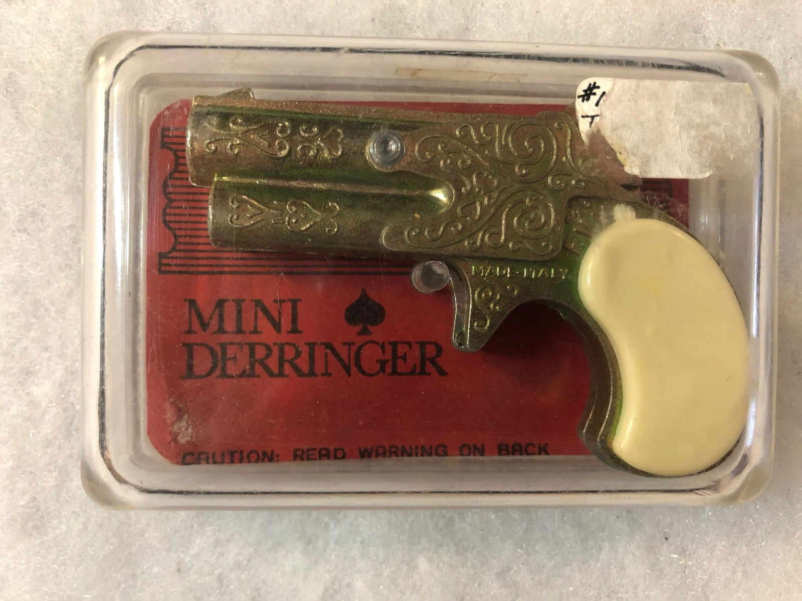 VINTAGE MINI DERRINGER CAP GUN IN ORIG. CASE: VINTAGE MINI DERRINGER CAP GUN IN ORIG. CASE. A GREAT ADDITION TO YOUR COLLECTION.