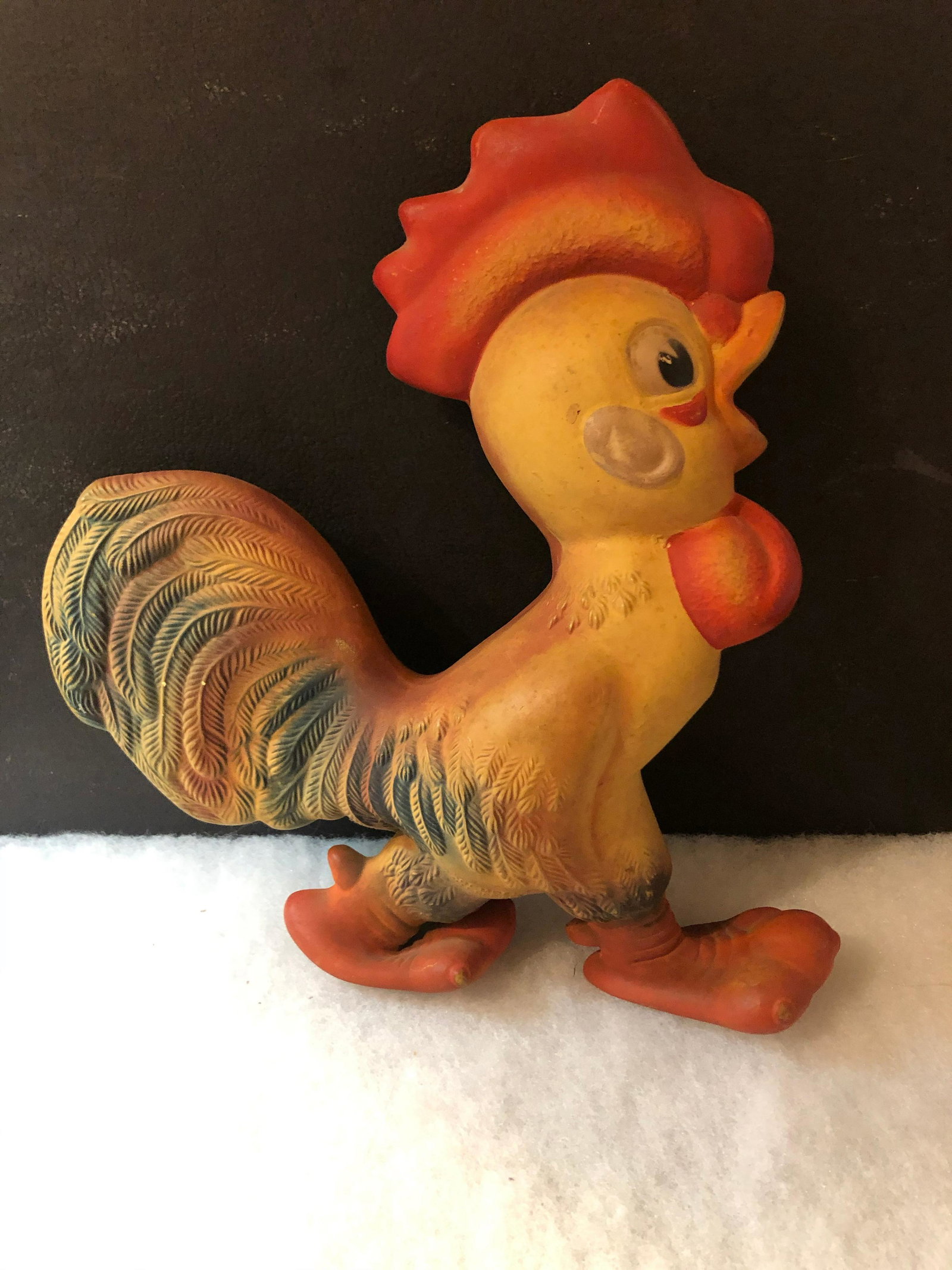 ANTIQUE CHICKEN SQUEEKING TOY: ANTIQUE CHICKEN SQUEEKING TOY. A GREAT ADDITION TO YOUR COLLECTION.