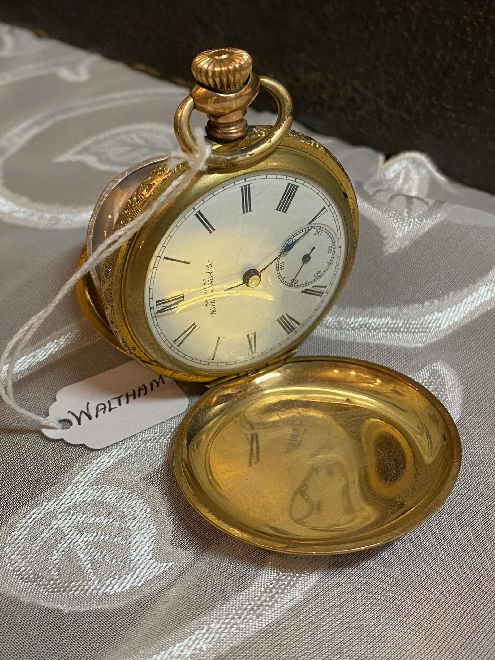 BEAUTIFUL GOLD WALTHAM MENS POCKET WATCH: BEAUTIFUL GOLD WALTHAM MENS POCKET WATCH. MIGHT NEED SERVICING. A GREAT ADDITION TO YOUR COLLECTION.