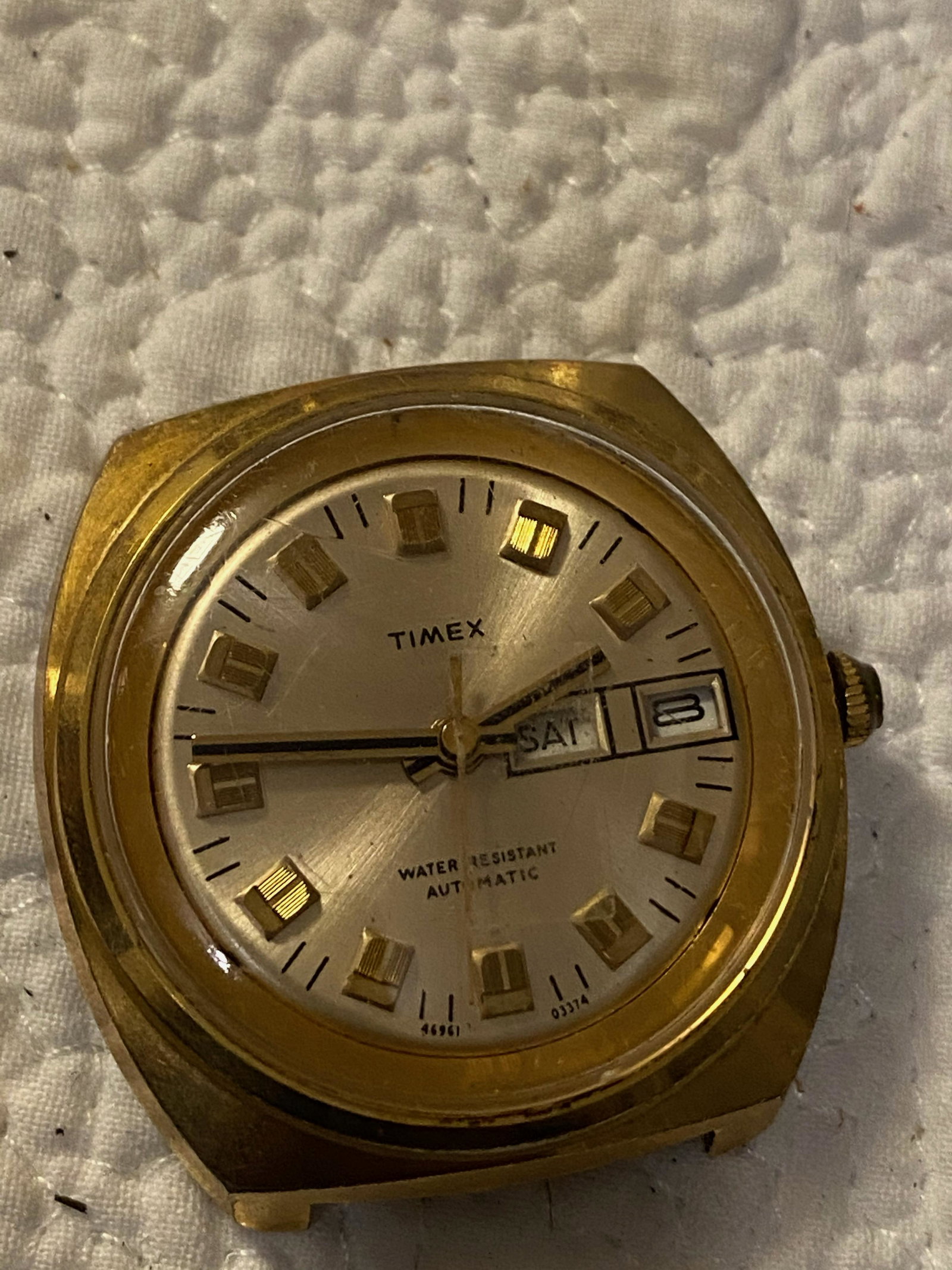 VINTAGE TIMEX MENS AUTOMATIC WATCH: VINTAGE TIMEX MENS AUTOMATIC WATCH. A GREAT ADDITION TO YOUR COLLECTION.