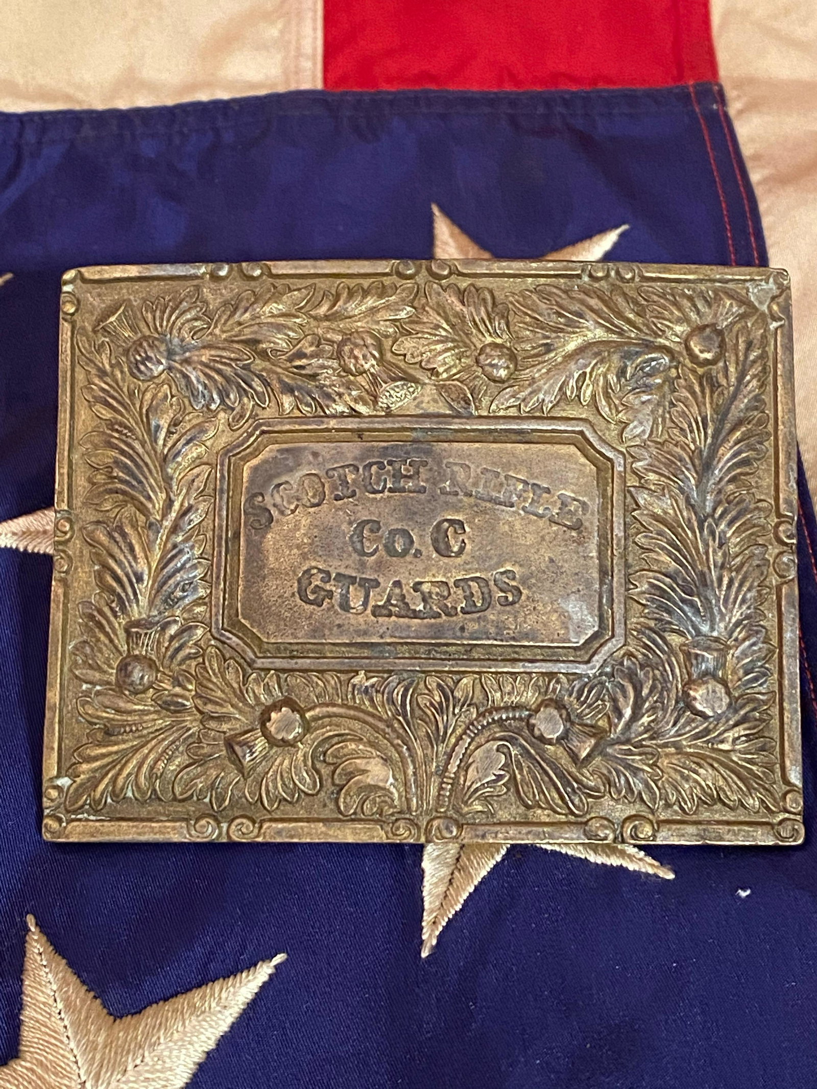 CIVIL WAR SCOTCH RIFLE CO. C GUARDS BELT BUCKLE: CIVIL WAR SCOTCH RIFLE CO. C GUARDS BELT BUCKLE. IN MINT OVERALL SHAPE AND CONDITION WITH A BEAUTIFUL OVERALL PATINA. PLEASE VIEW ALL DETAILED PICTURES. APPEARS TO BE WELL USED. A GREAT ADDITION TO YO
