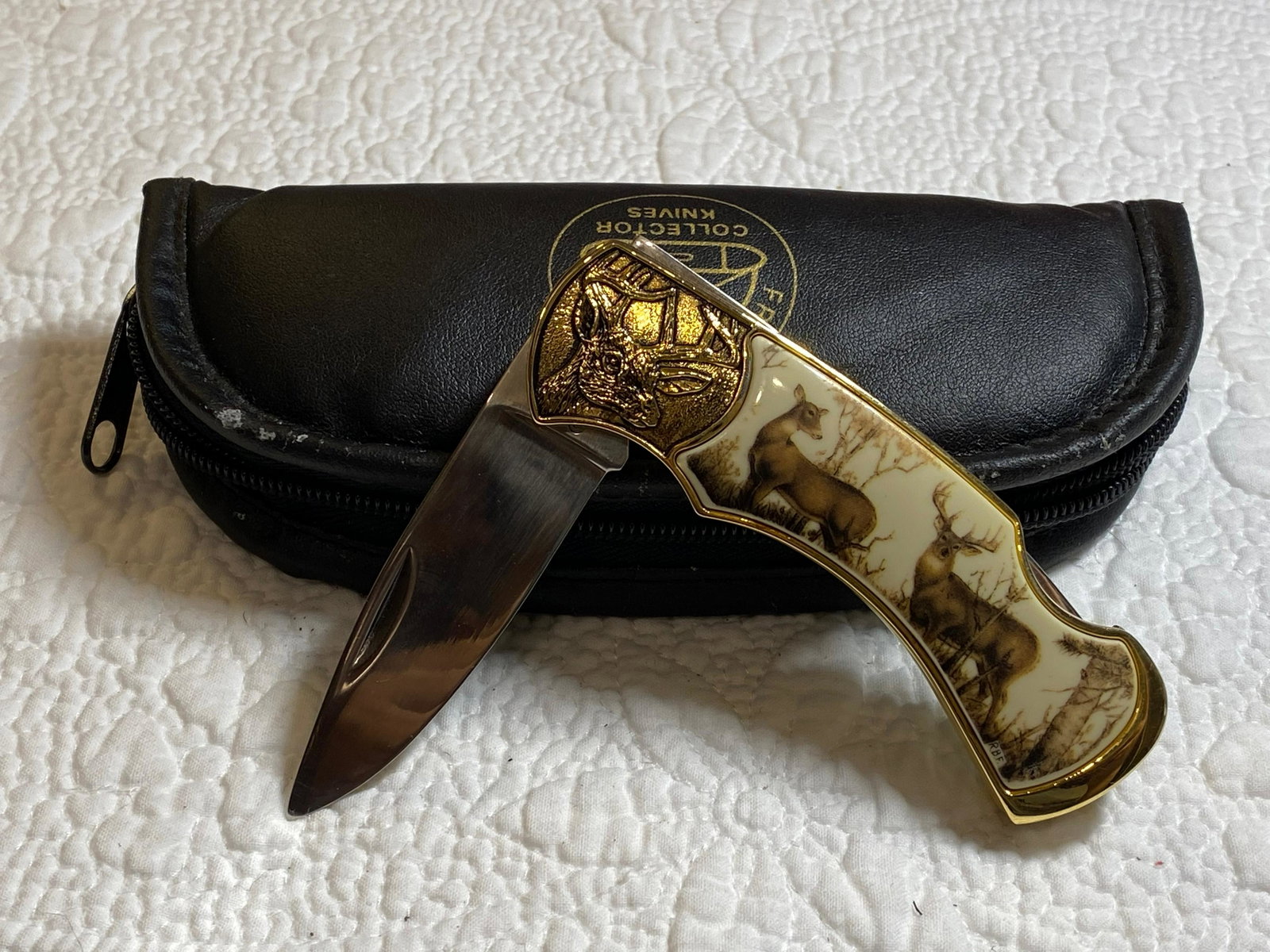 FRANKLIN MINT COLLECTORS EDITION SCENIC POCKET KNIFE: FRANKLIN MINT COLLECTORS EDITION SCENIC POCKET KNIFE. COMES WITH THE ORIGINAL CASE.