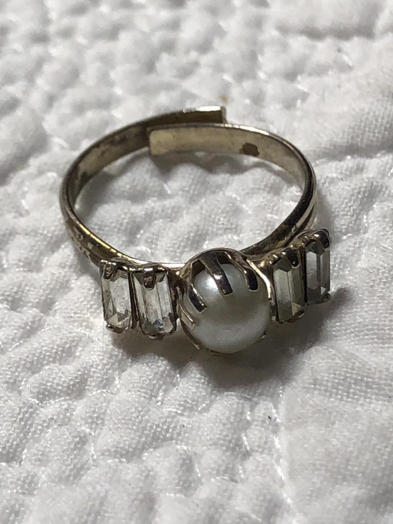 ANTIQUE RETRO DESIGN LADIES SILVER RING: ANTIQUE RETRO DESIGN LADIES SILVER RING