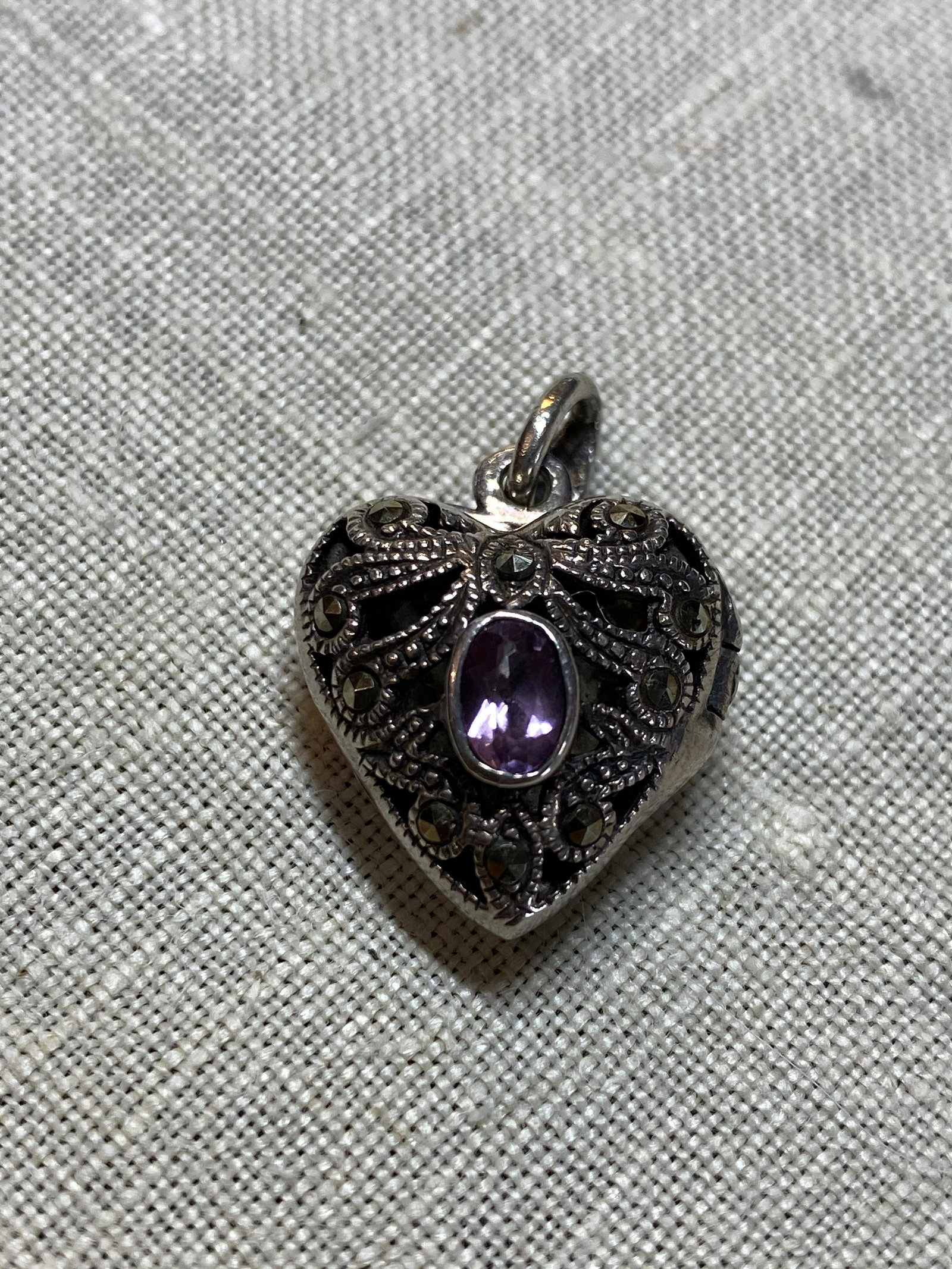 ANTIQUE STERLING SILVER AMETHYST HEART LOCKET PENDANT: ANTIQUE STERLING SILVER AMETHYST HEART LOCKET PENDANT. A GREAT ADDITION TO YOUR COLLECTION.