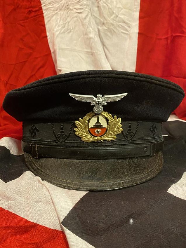 WW2 GERMAN VETERAN'S ASSN. MEMBER VISOR HAT: WW2 GERMAN VETERAN'S ASSN. MEMBER VISOR HAT. The Veteran's Associations were in place in Germany before the ascent of the Third Reich. Once Hitler took power of the country, the Nazi party started exe