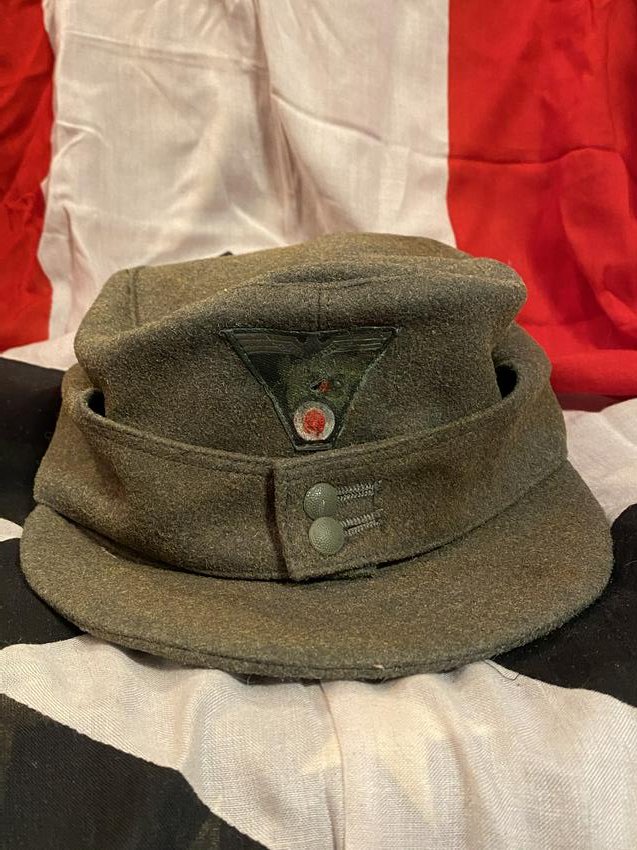 WW2 GERMAN NAZI HEER ARMY M43 FIELD CAP W/MAKER MARKS: WW2 GERMAN NAZI HEER ARMY M43 FIELD CAP W/MAKER MARKS. IN MINT OVERALL SHAPE AND CONDITION WITH A BEAUTIFUL OVERALL PATINA. THIS CAP HAS THE MAKER MARKS ON THE INSIDE AND DATED 1943. PLEASE VIEW ALL D